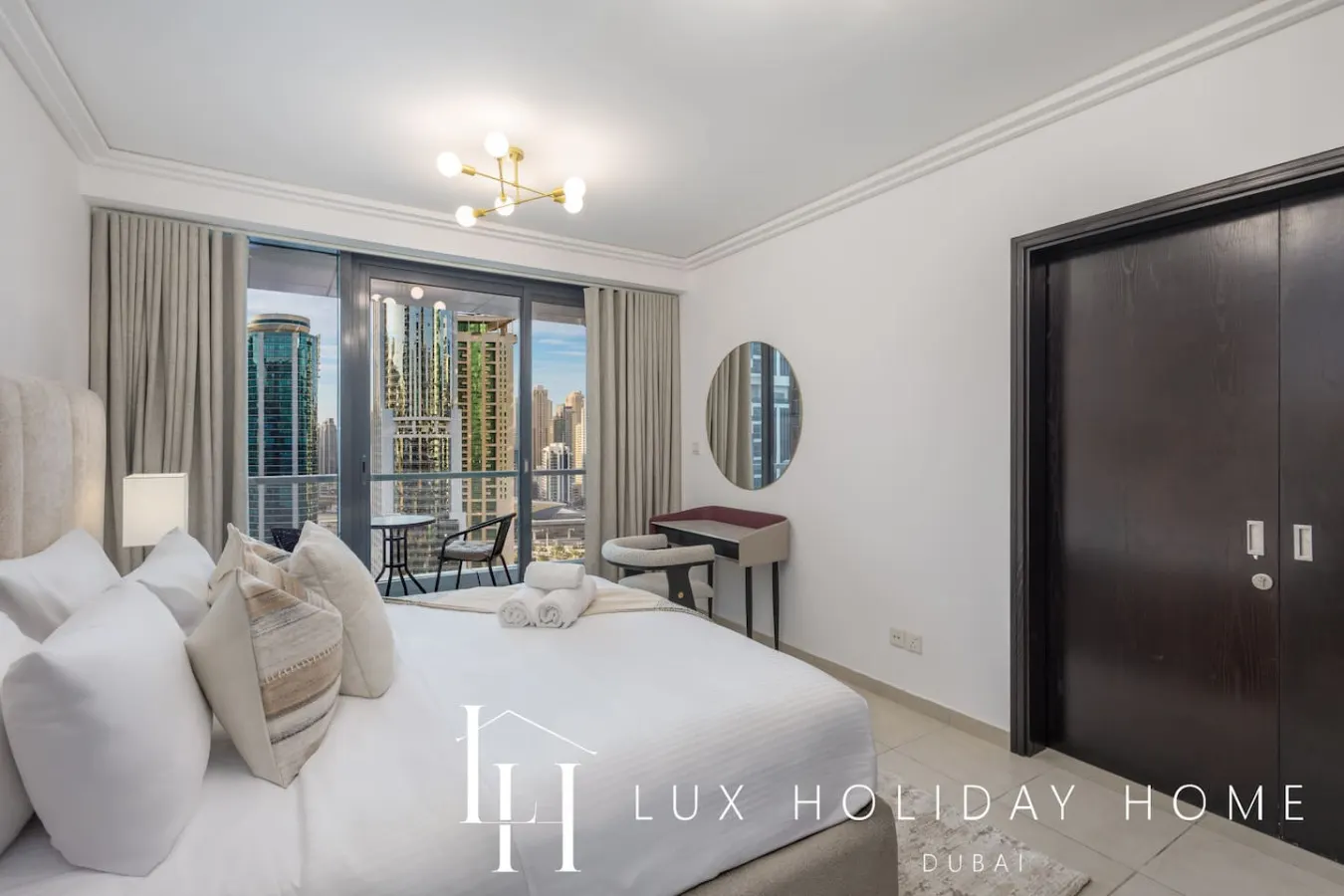 LUX The JLT Gold Crest Suite 18
