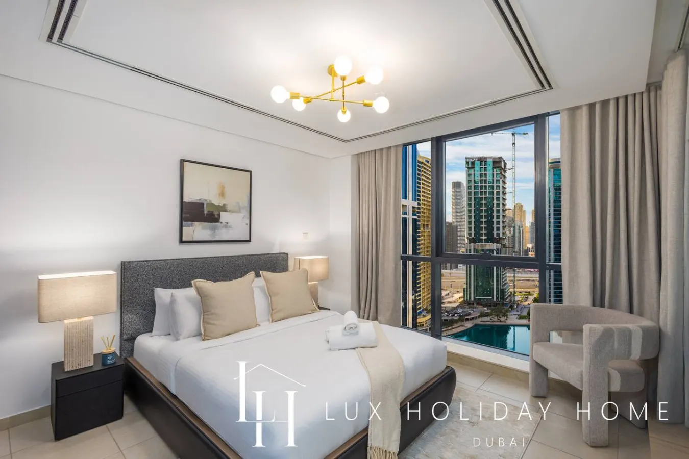LUX The JLT Gold Crest Suite 7