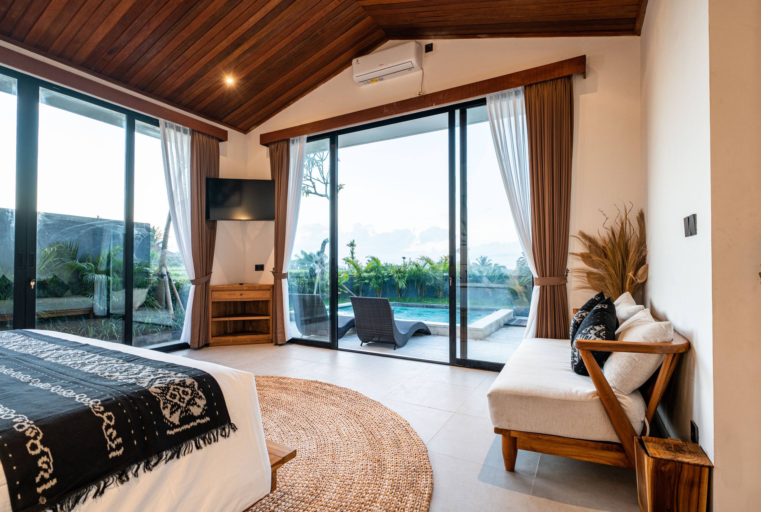 luxury 1 bed room private pool villa at Sebatu 22