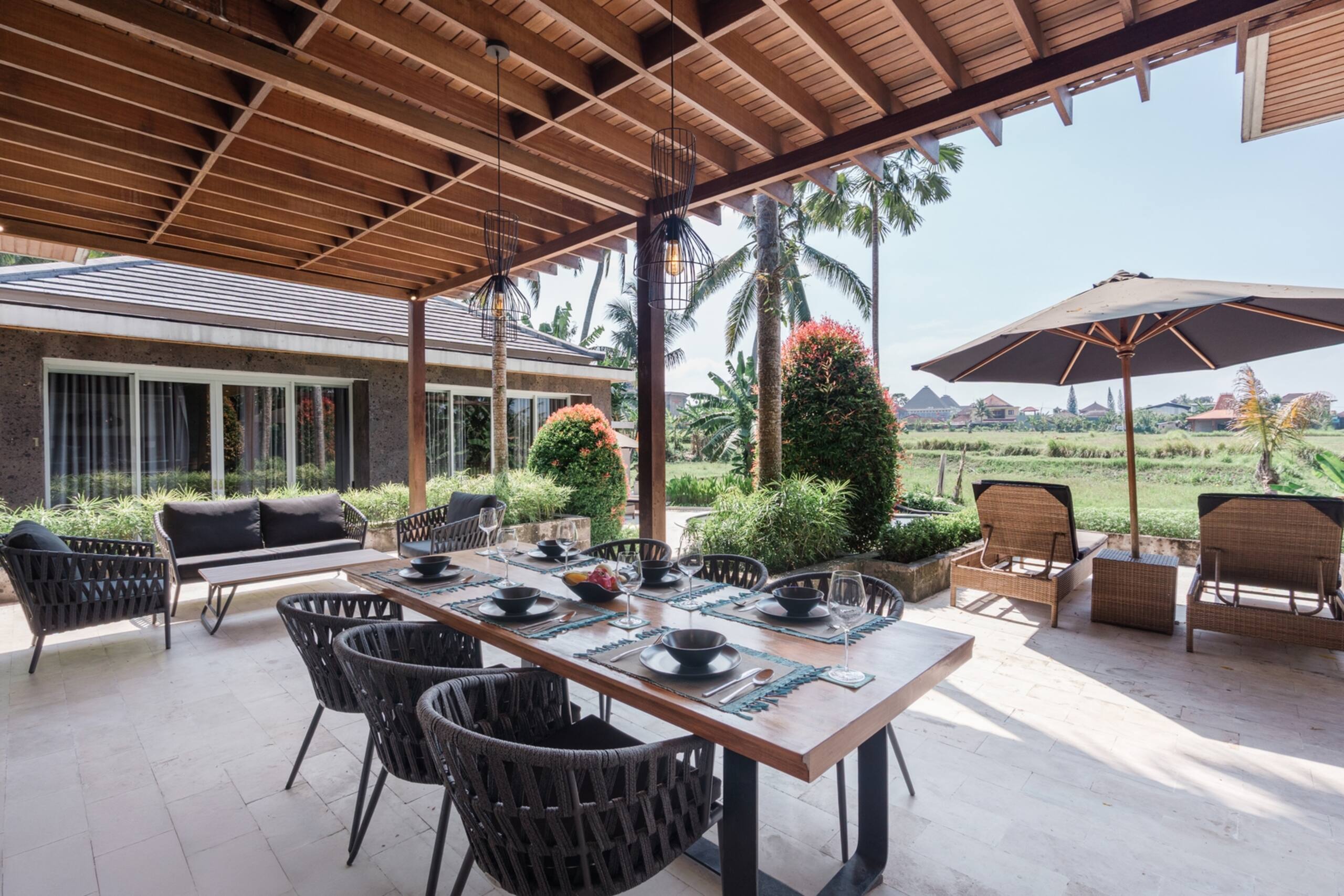 Ubud 3BR Villa Private Pool & Rice Field Views — photo 3