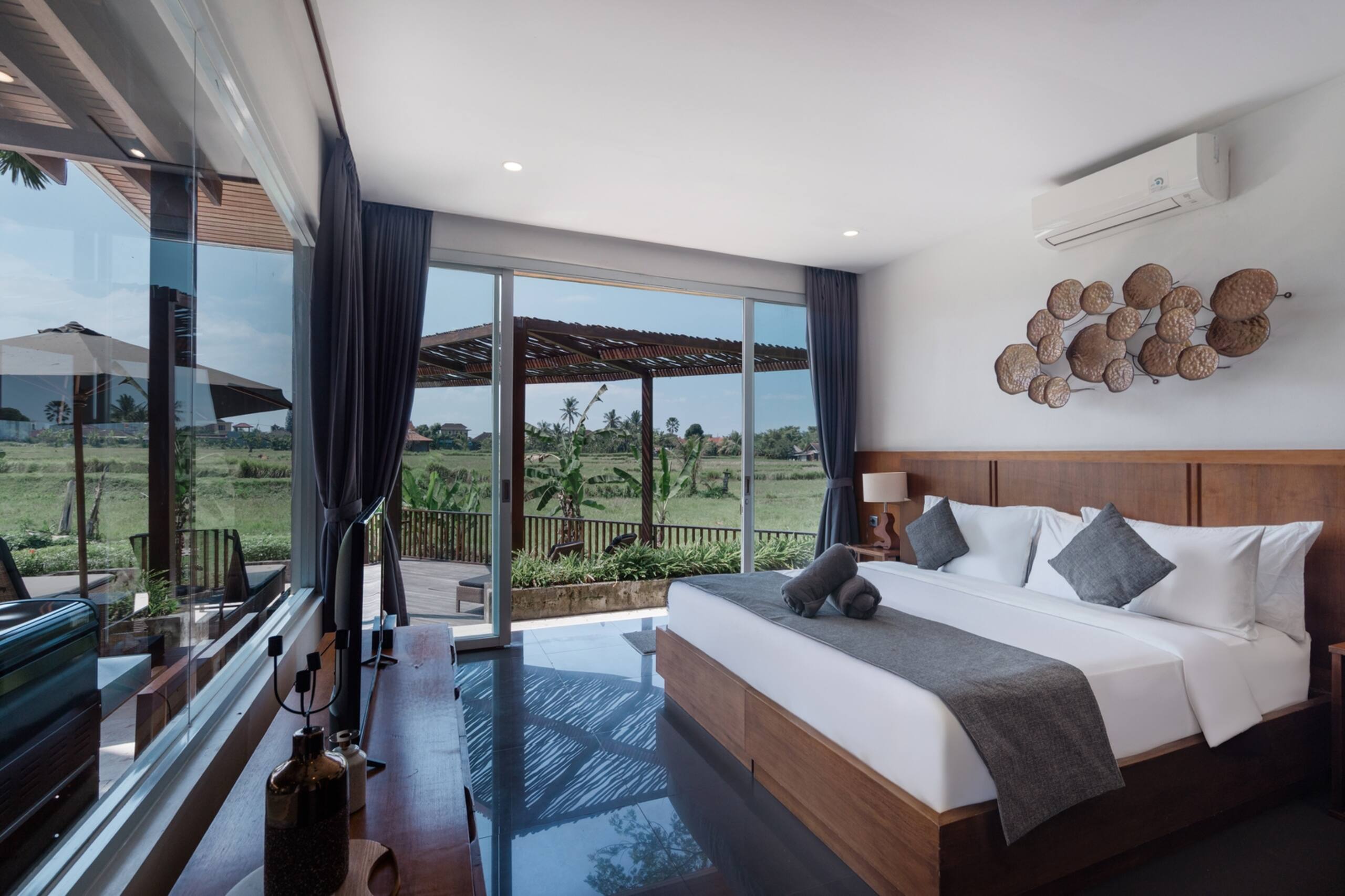 Ubud 3BR Villa Private Pool & Rice Field Views — photo 2