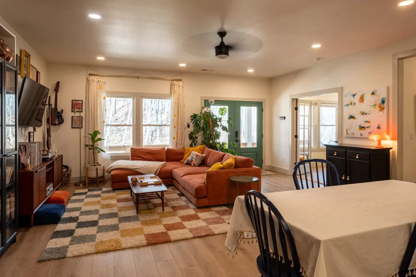 20 Min to AVL Hot Tub, Fire Pit & Mountain Views 20