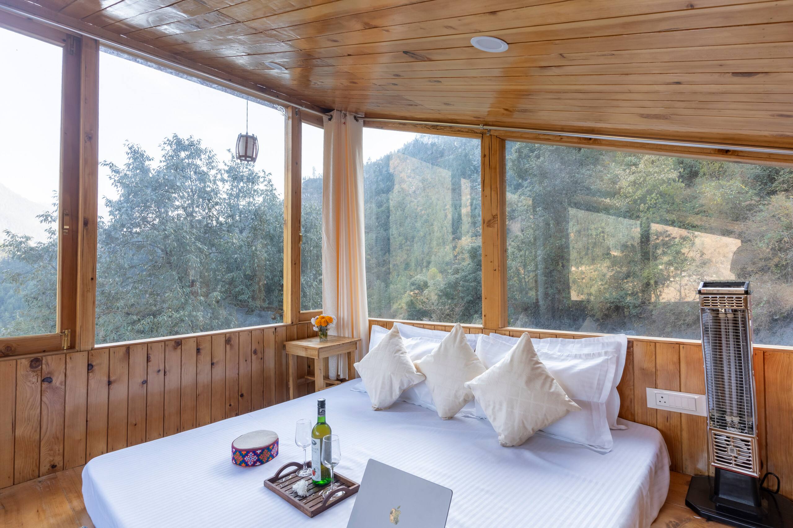 Treehouse Sunshine Retreat, Jibhi 12