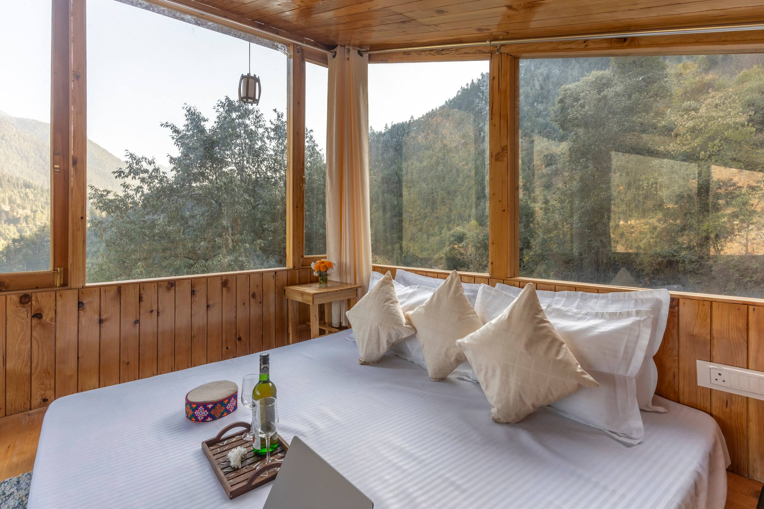 Treehouse Sunshine Retreat, Jibhi 14