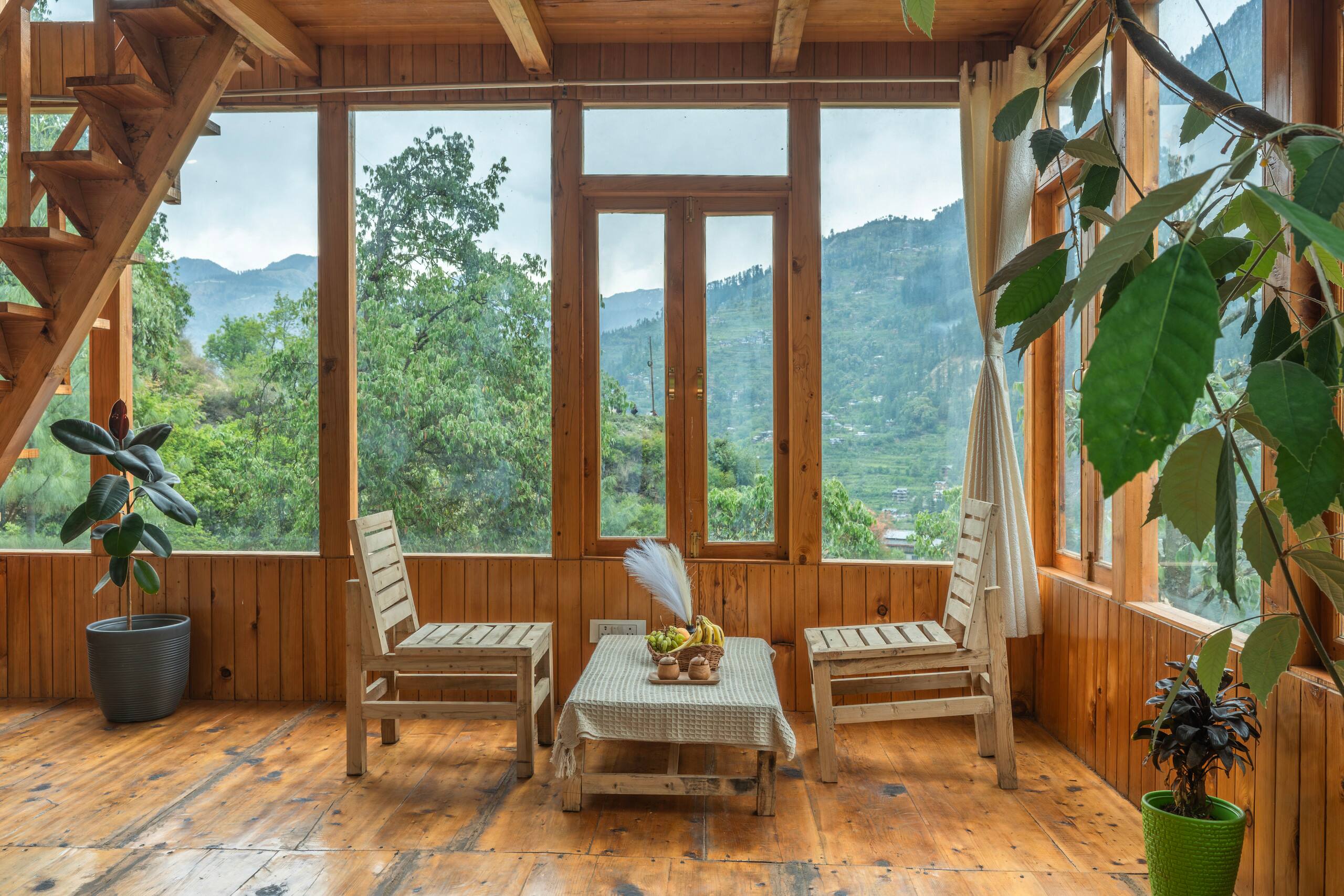 Treehouse Sunshine Retreat, Jibhi 34