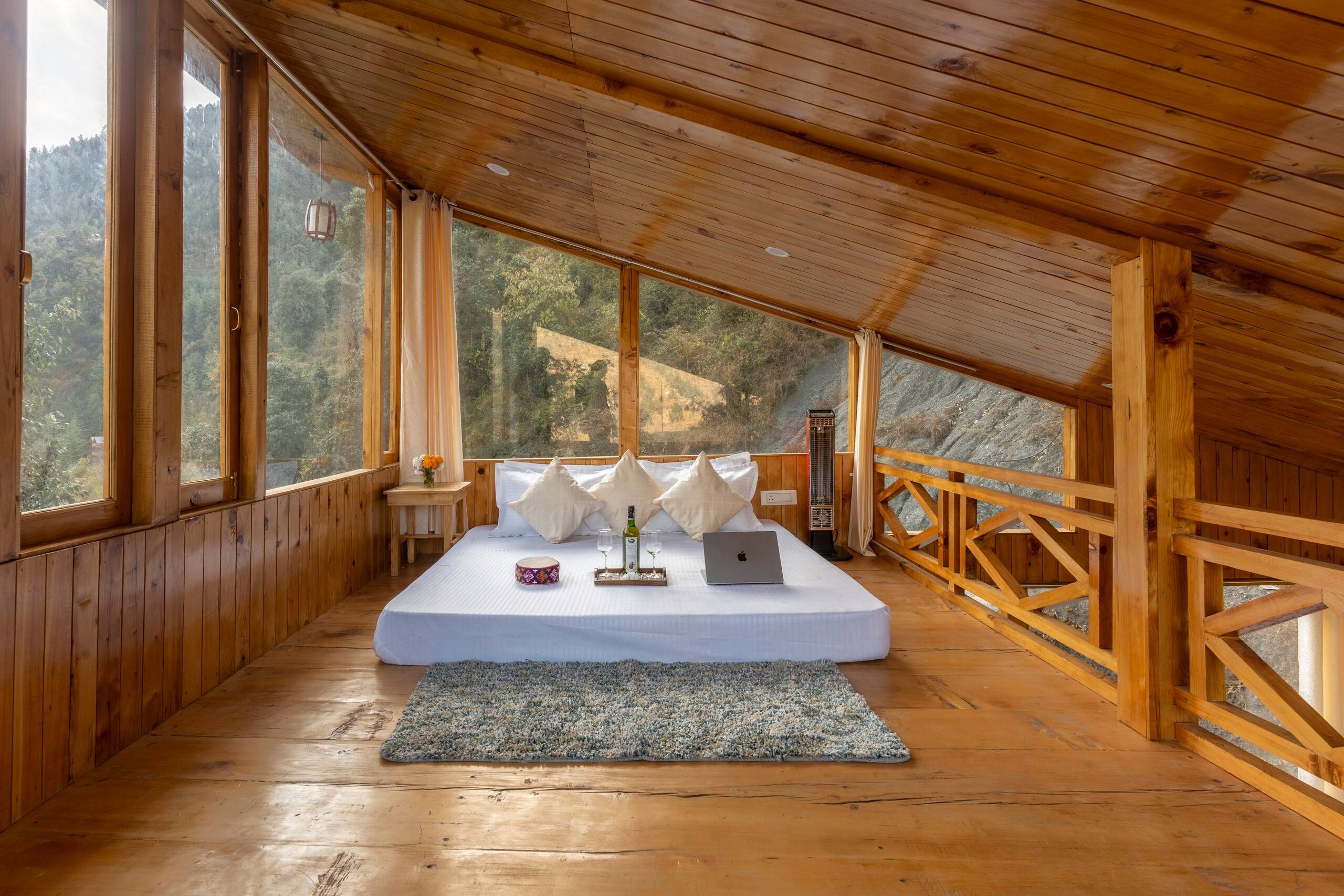 Treehouse Sunshine Retreat, Jibhi 10