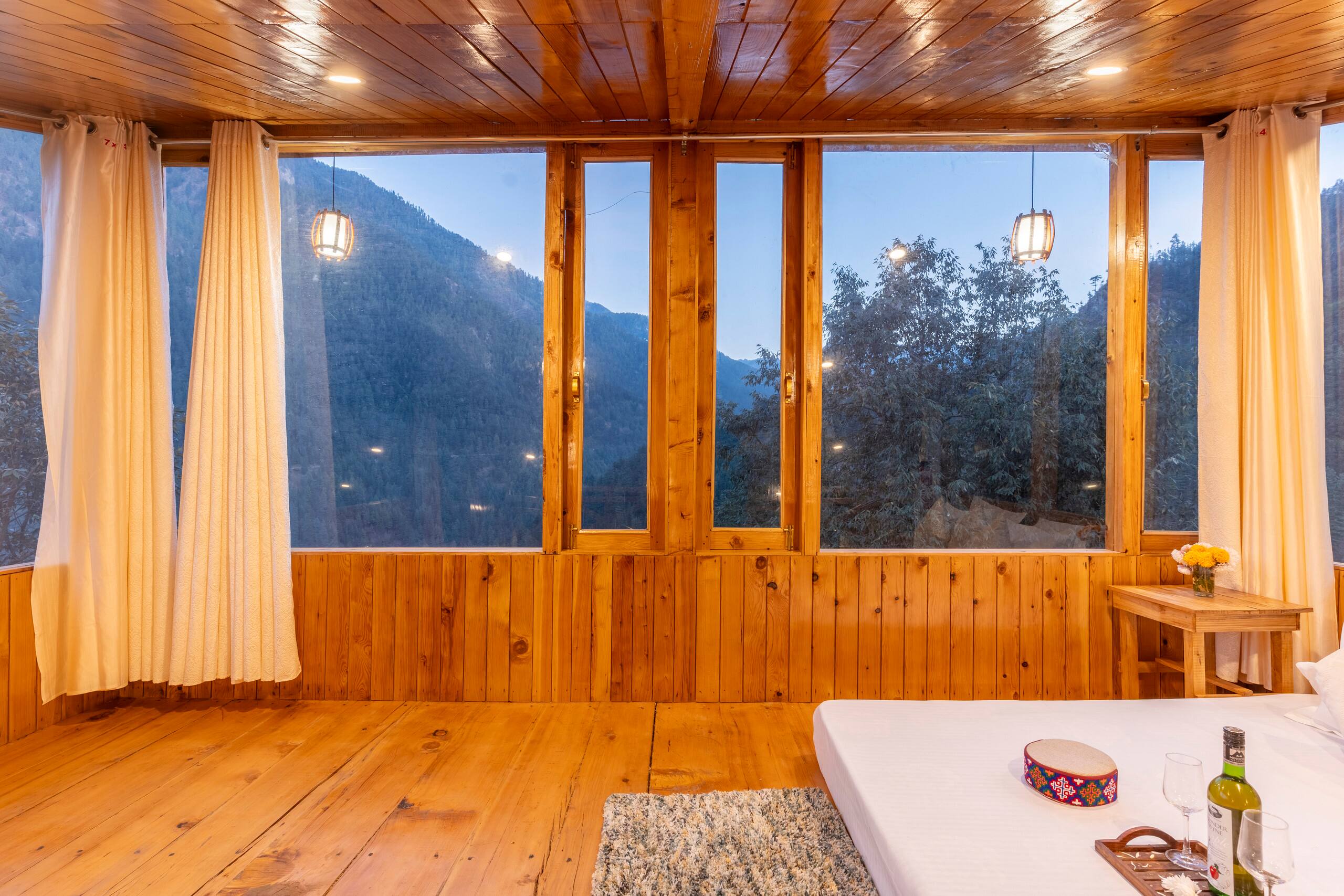 Treehouse Sunshine Retreat, Jibhi 25