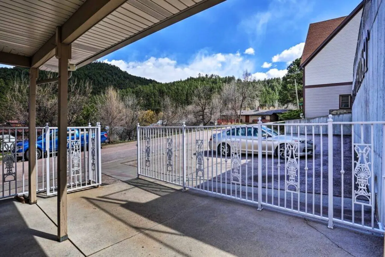 Black Hills Haven | Pine Peak – Unit 1 · A Vensérra Retreat near Mount Rushmore