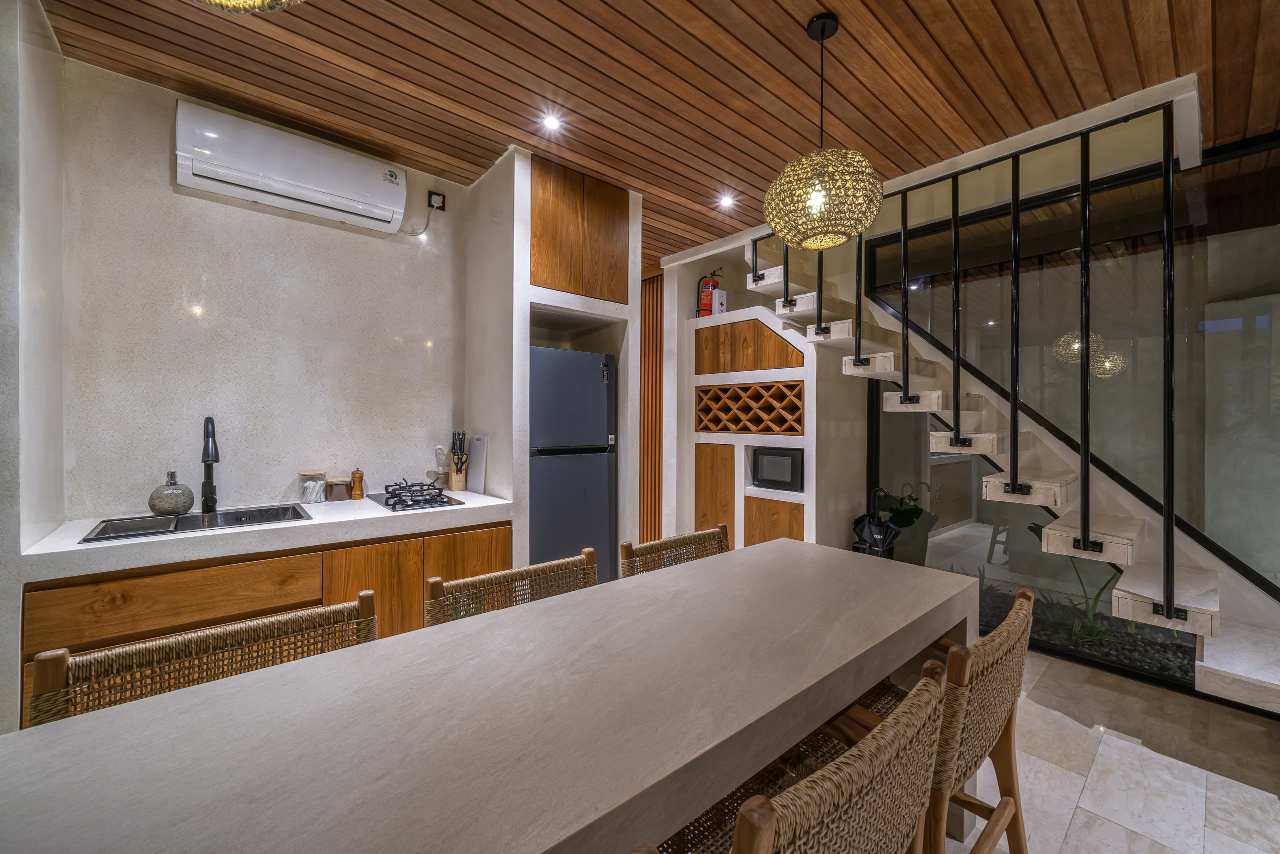 2BR Chic Tropical Villa• Minutes to Bingin Beaches 15