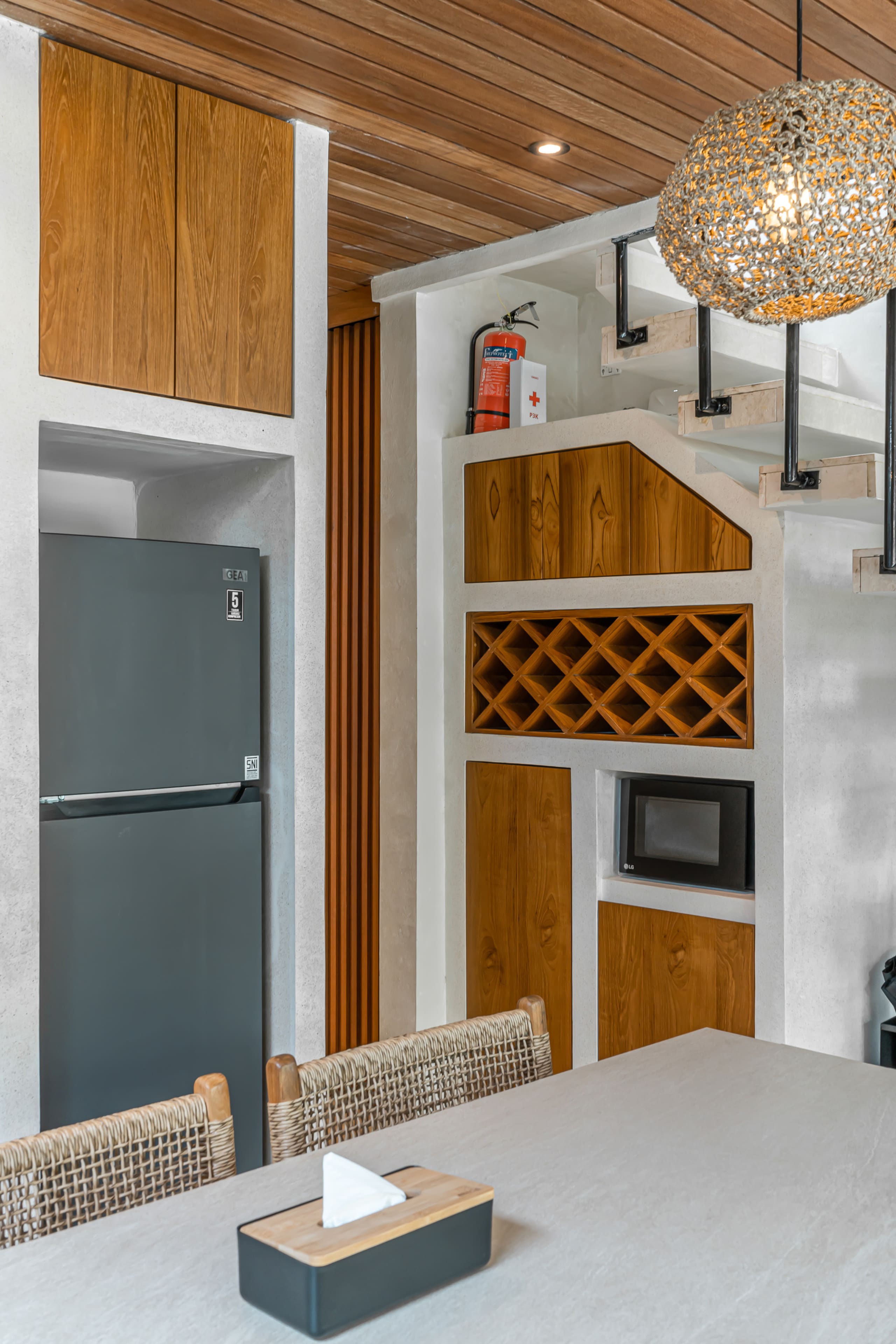 2BR Chic Tropical Villa• Minutes to Bingin Beaches 14