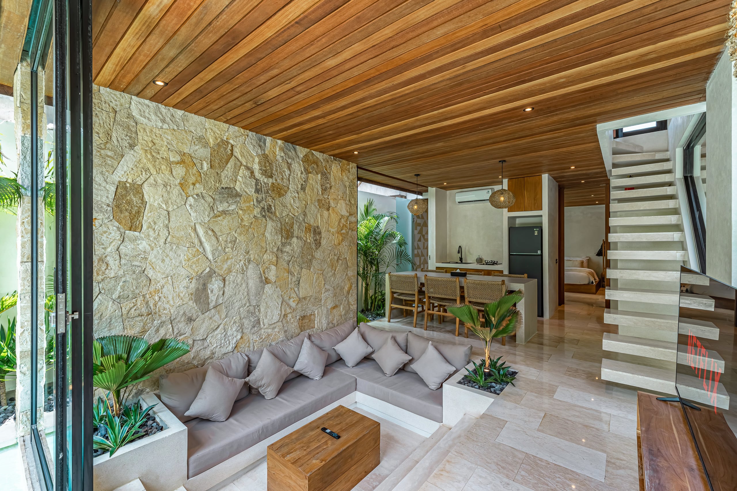 2BR Chic Tropical Villa• Minutes to Bingin Beaches 10