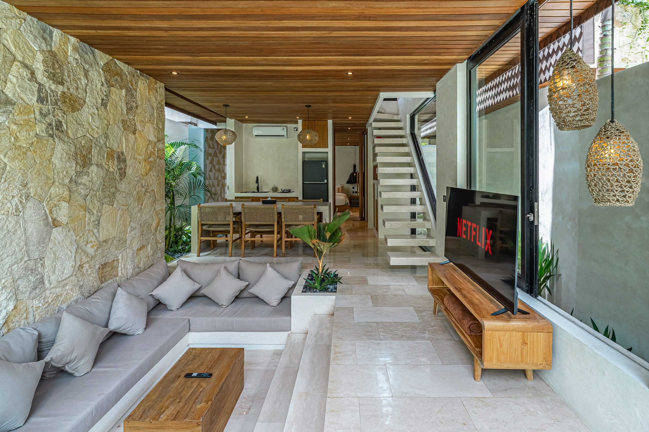 2BR Chic Tropical Villa• Minutes to Bingin Beaches — photo 2