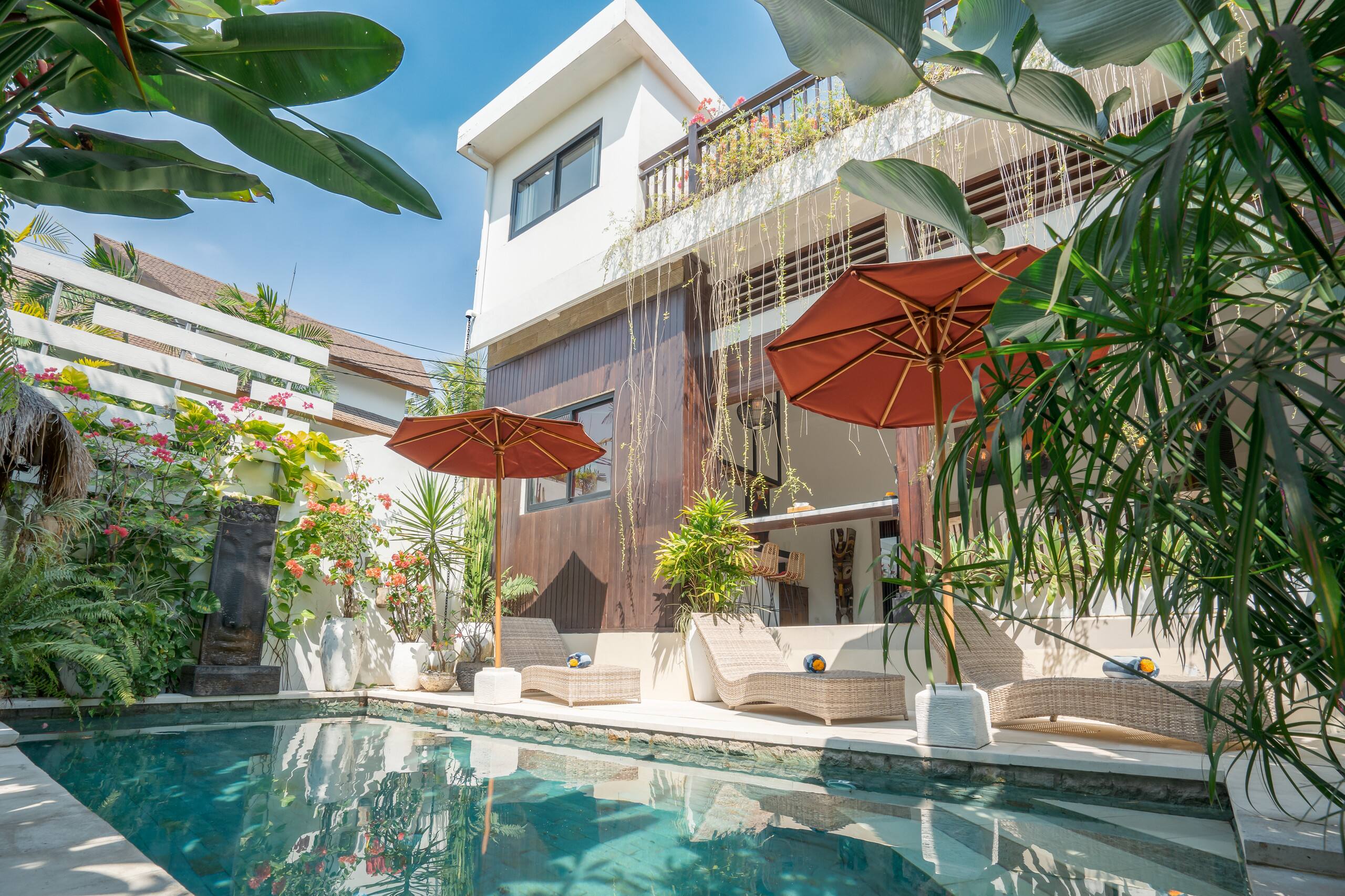 2 adjacent villas offering 6BR & 2 pools in Canggu — photo 2