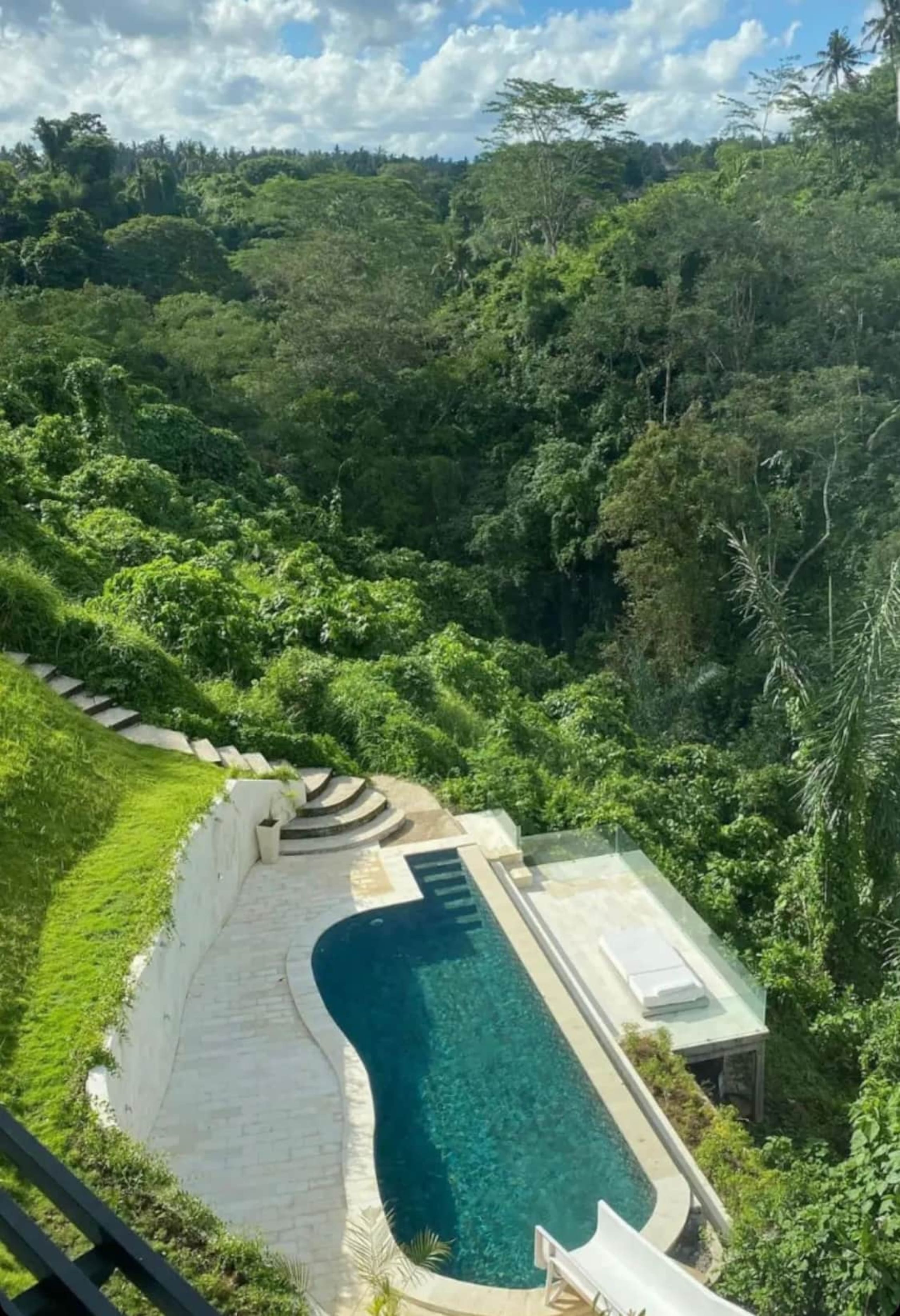 Viral Lux Villa w/ Waterslide @ VillaCellaBella