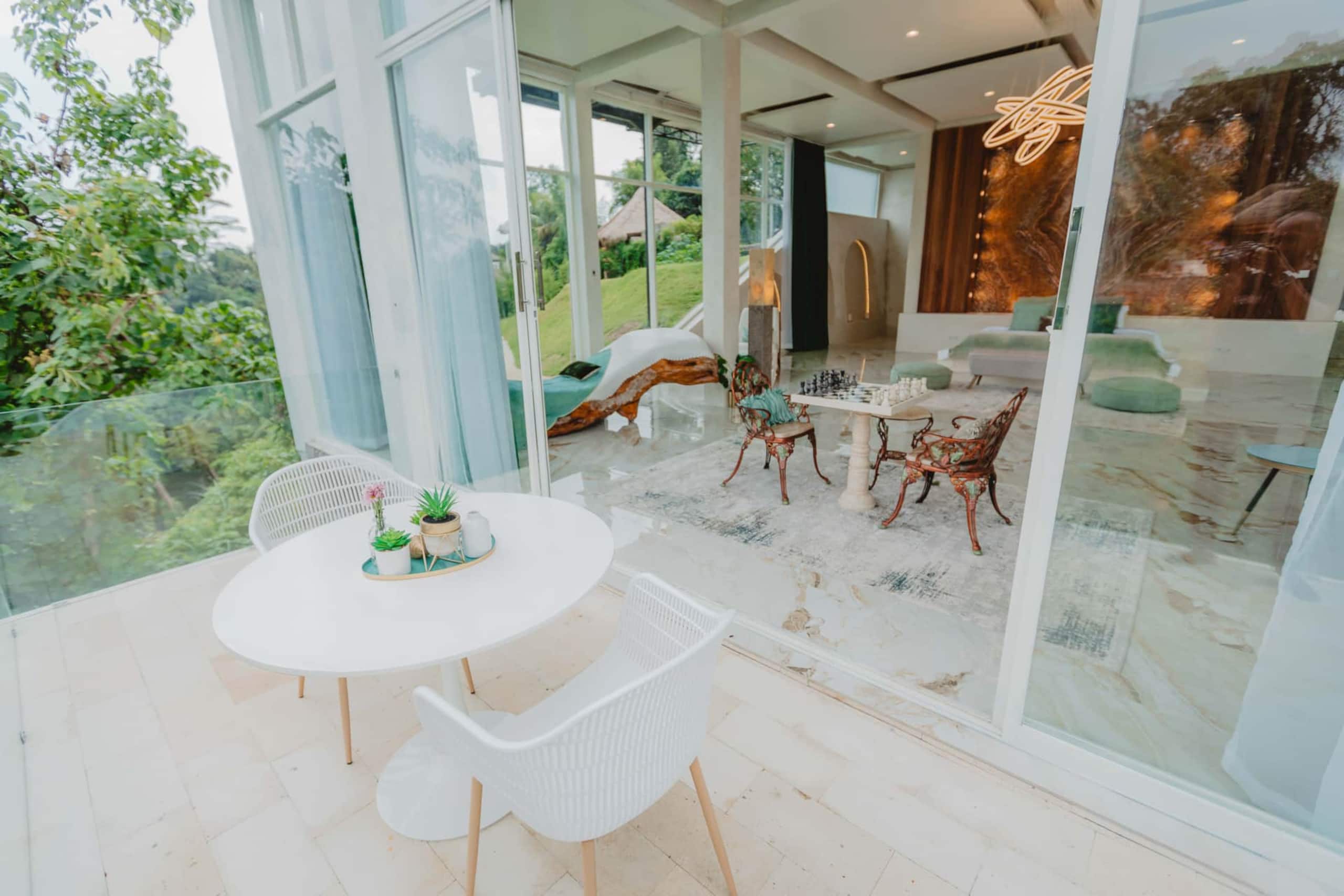 Viral Lux Villa w/ Waterslide @ VillaCellaBella 19