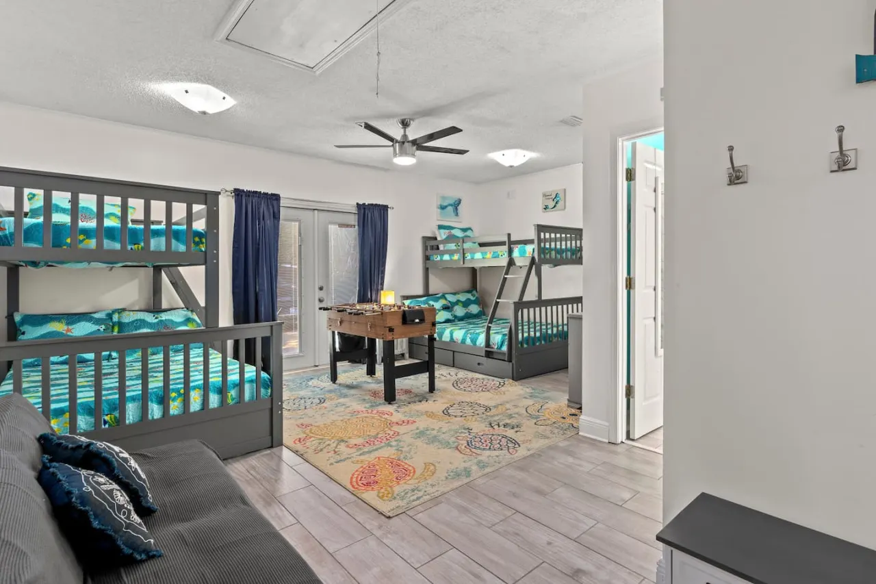 Guava Ohana ~ Cozy Coastal Home w/ Spa & Backyard Oasis 11