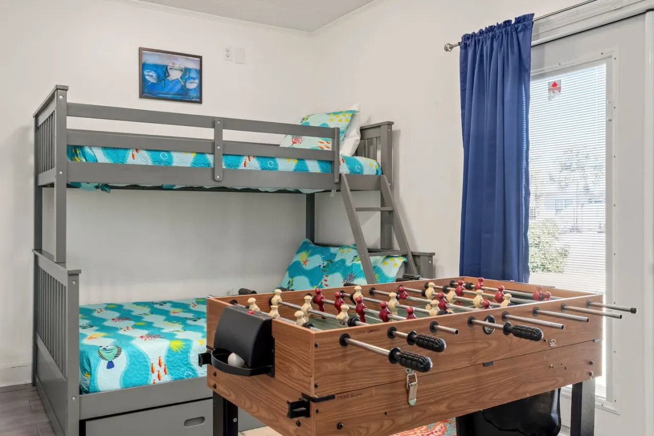 Guava Ohana ~ Cozy Coastal Home w/ Spa & Backyard Oasis 12