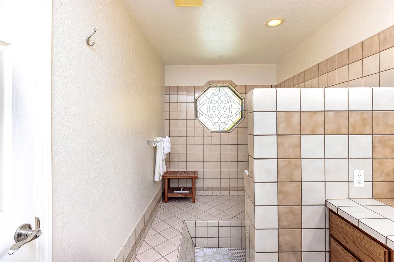 Havasu Chip - Pool, Spa, Basketball 17
