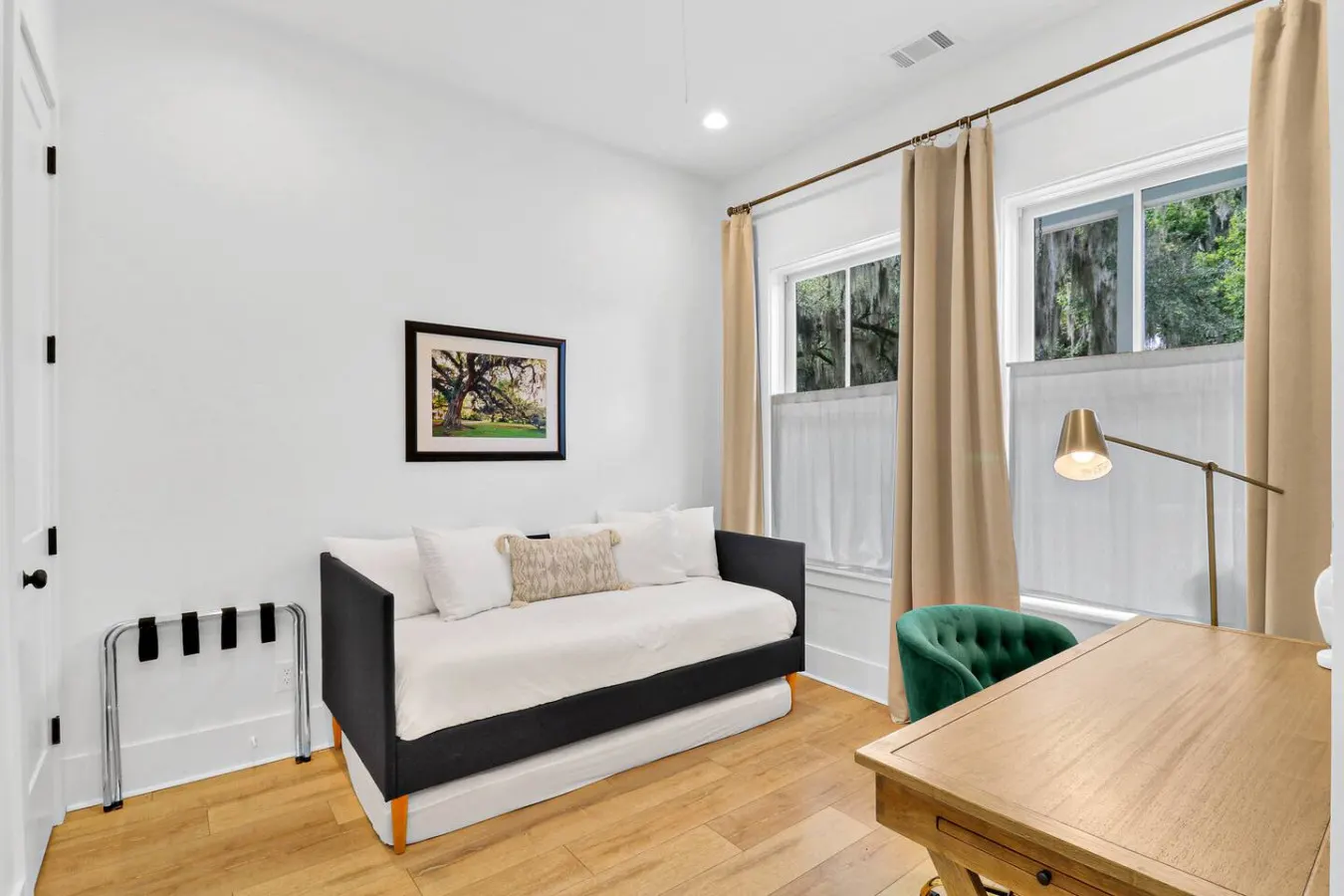 Bright Dreamy Cottage w/ Fenced Yard & Beach Pass 8