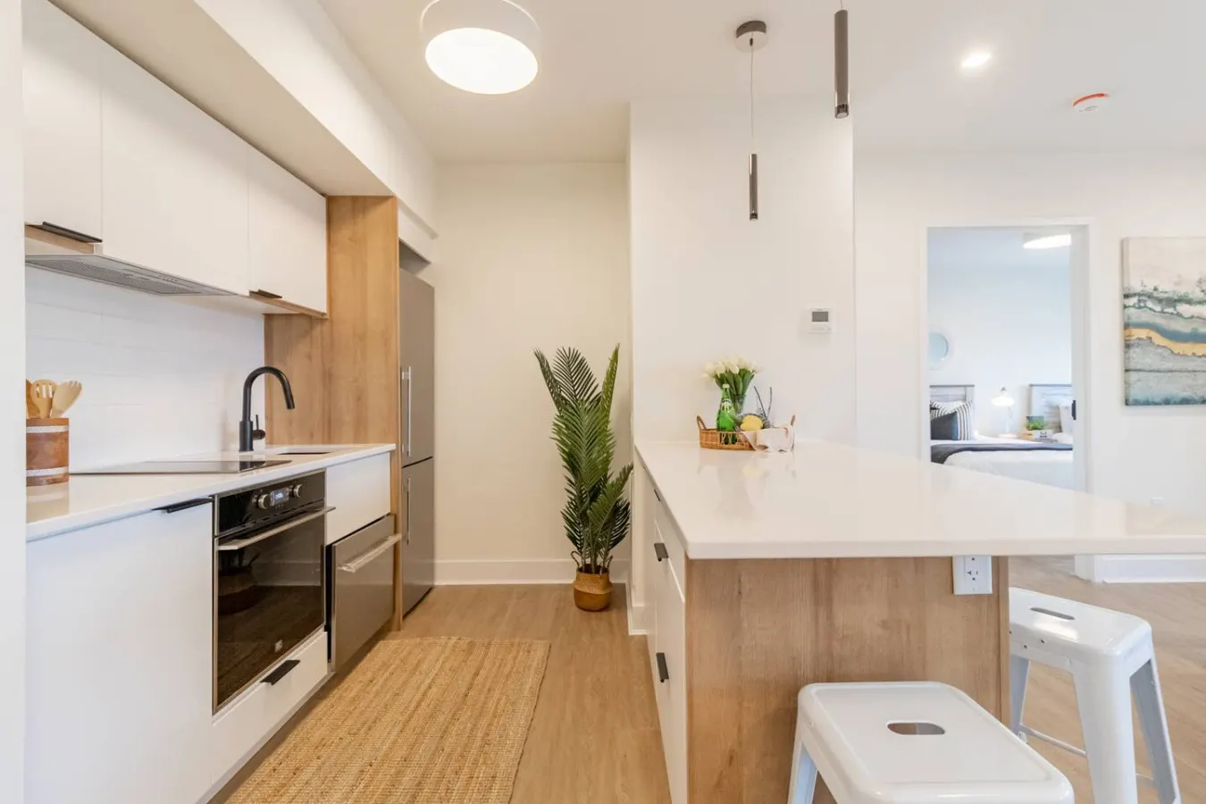 1 Bedroom Condo- Hot Tub, 1 min to beach - 303 8