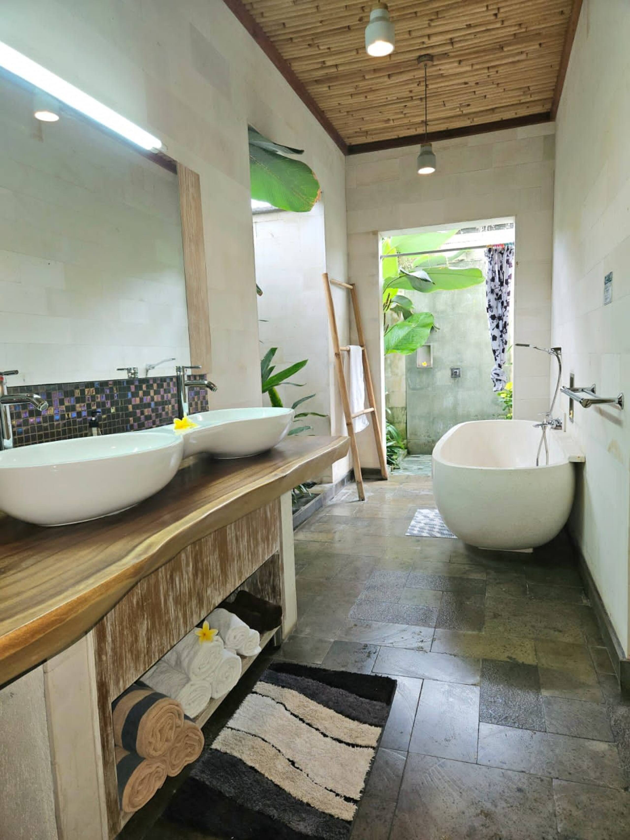 Villa Lalang Ambu.
close to Balangan Beach 10