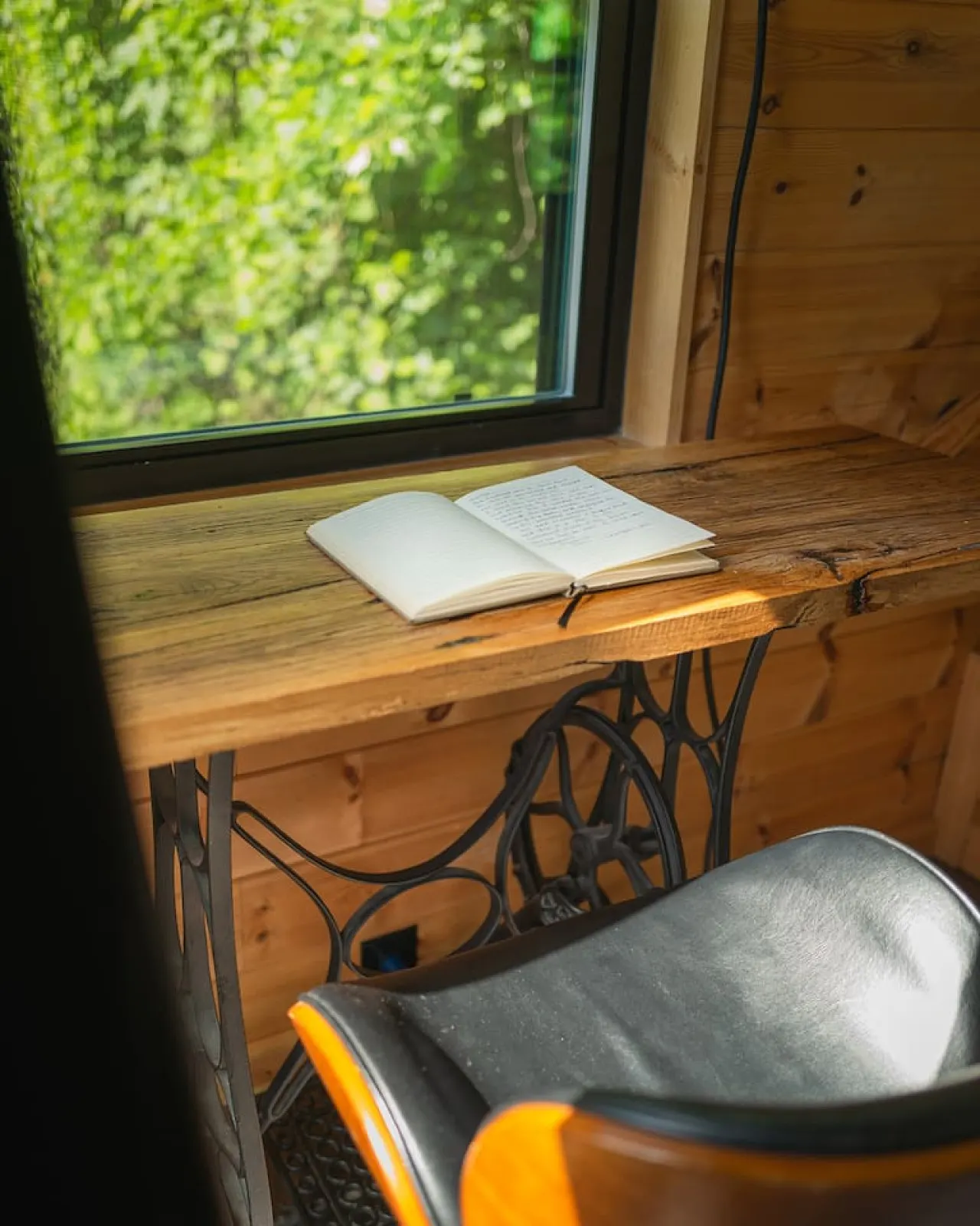 Secluded Getaway Hot Tub & Stargazing Deck 18