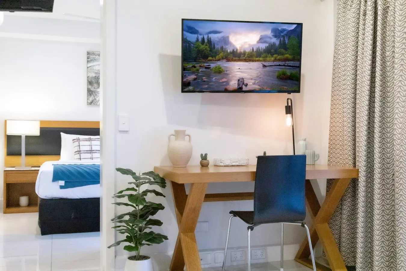 Sunny Shores: Sea Front ~ City Views ~ Gym ~ Pool 20
