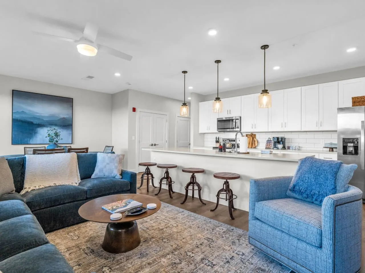 Lone Tree Pass | King + Queen | Balcony + Parking — photo 2