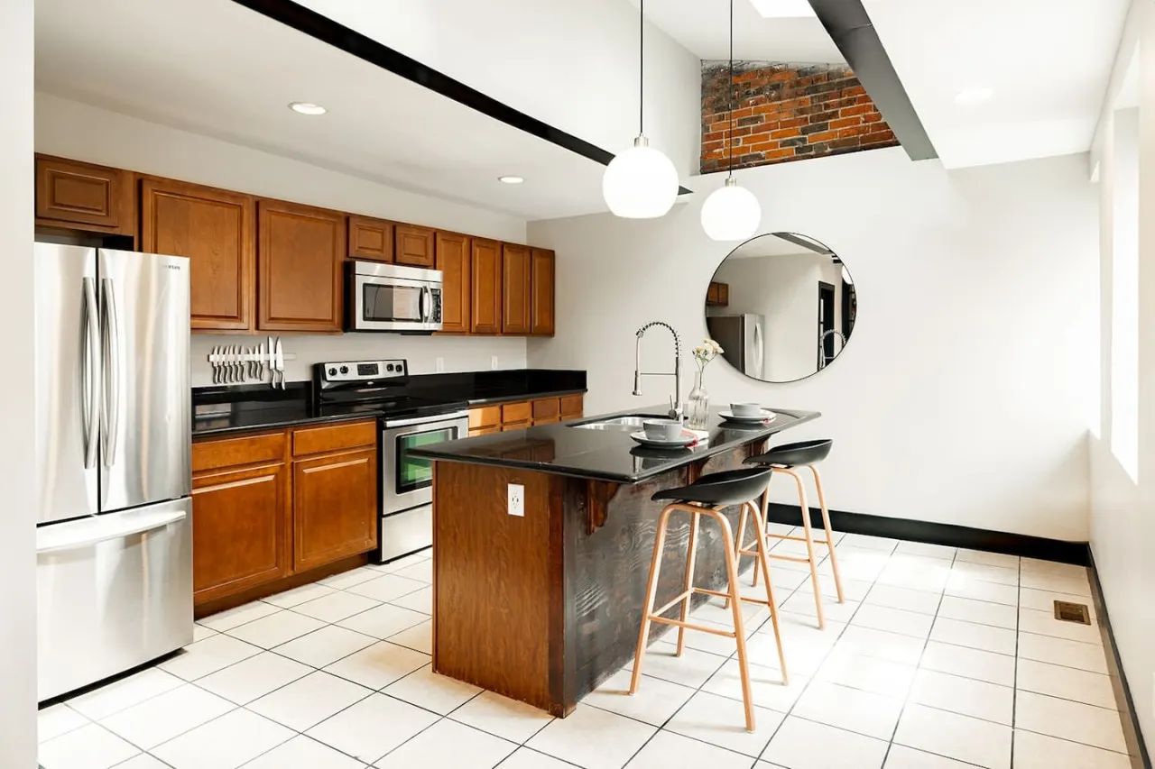 Lux Parkside 1BR Patio Free Parking Walk ALL 13
