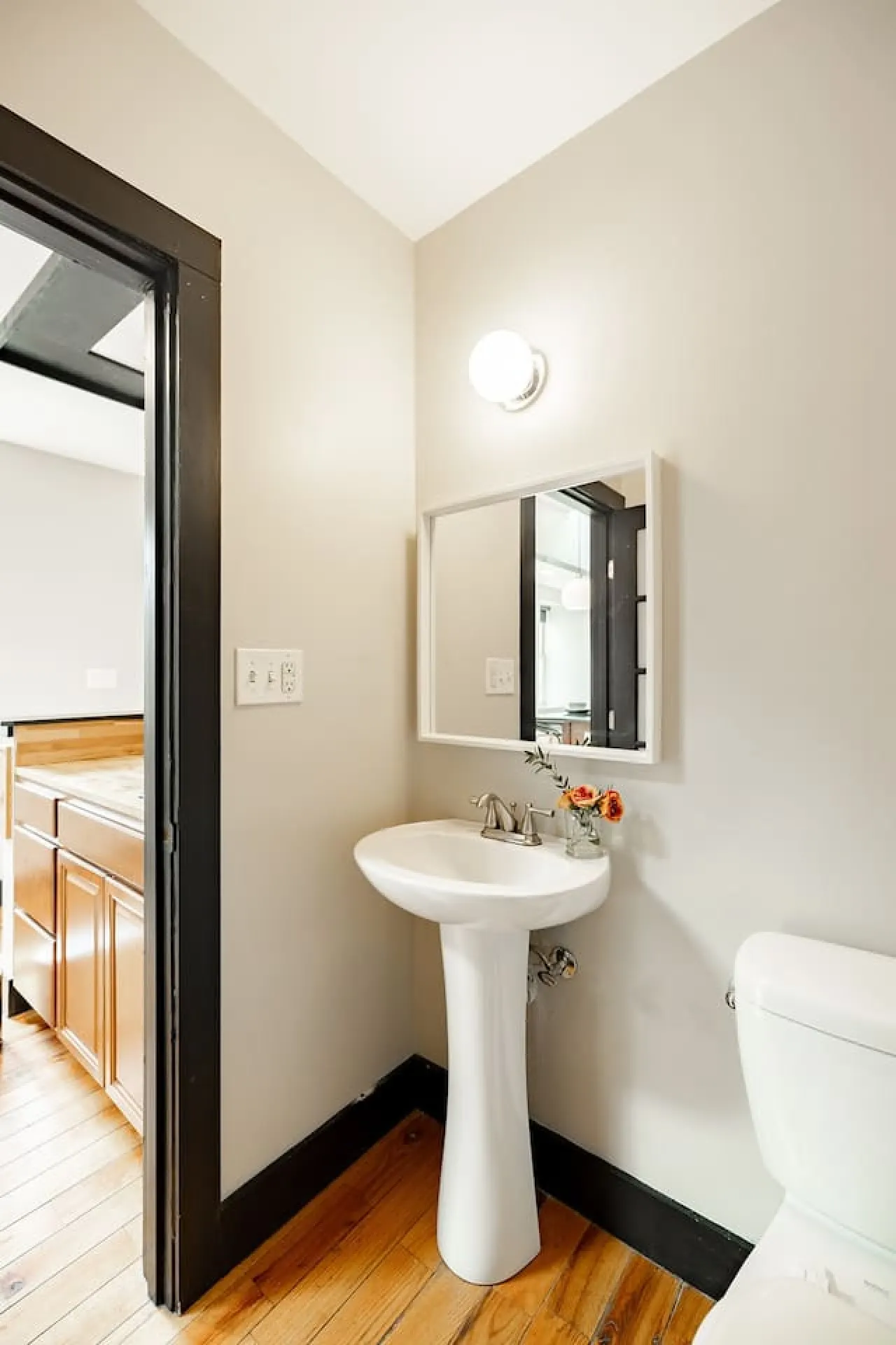 Lux Parkside 1BR Patio Free Parking Walk ALL 14