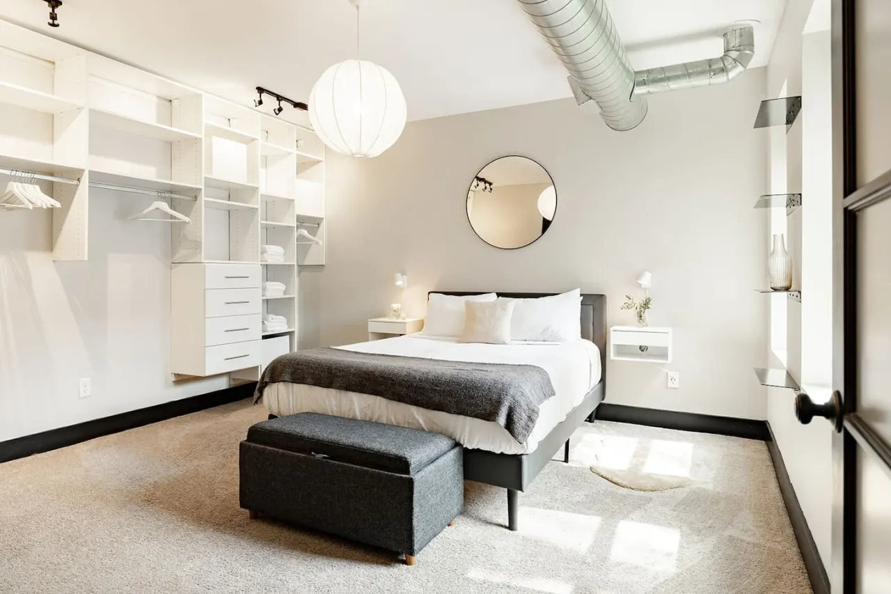 Lux Parkside 1BR Patio Free Parking Walk ALL 19