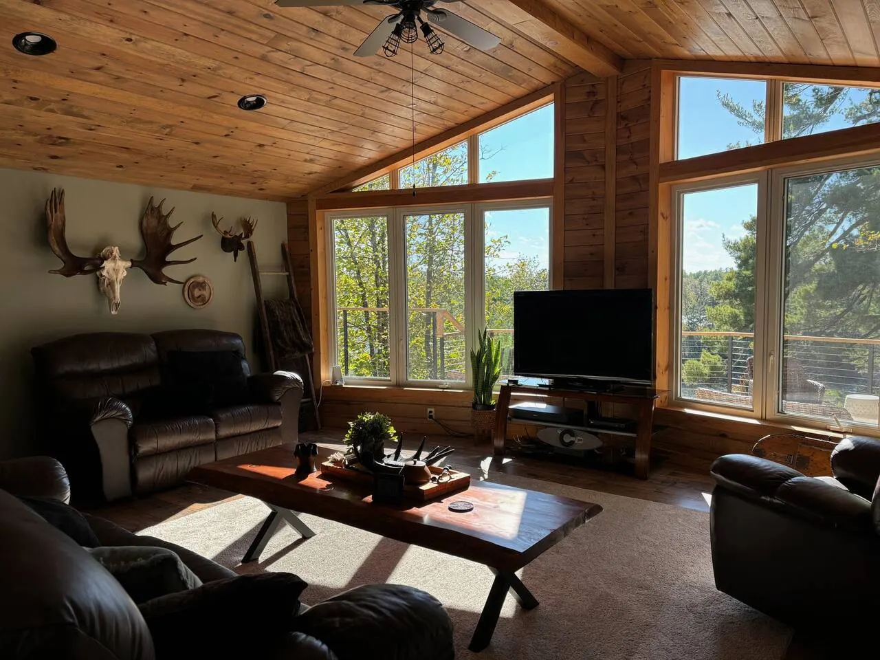 Peaceful Year-Round Lakefront Getaway Nickel Lake 9