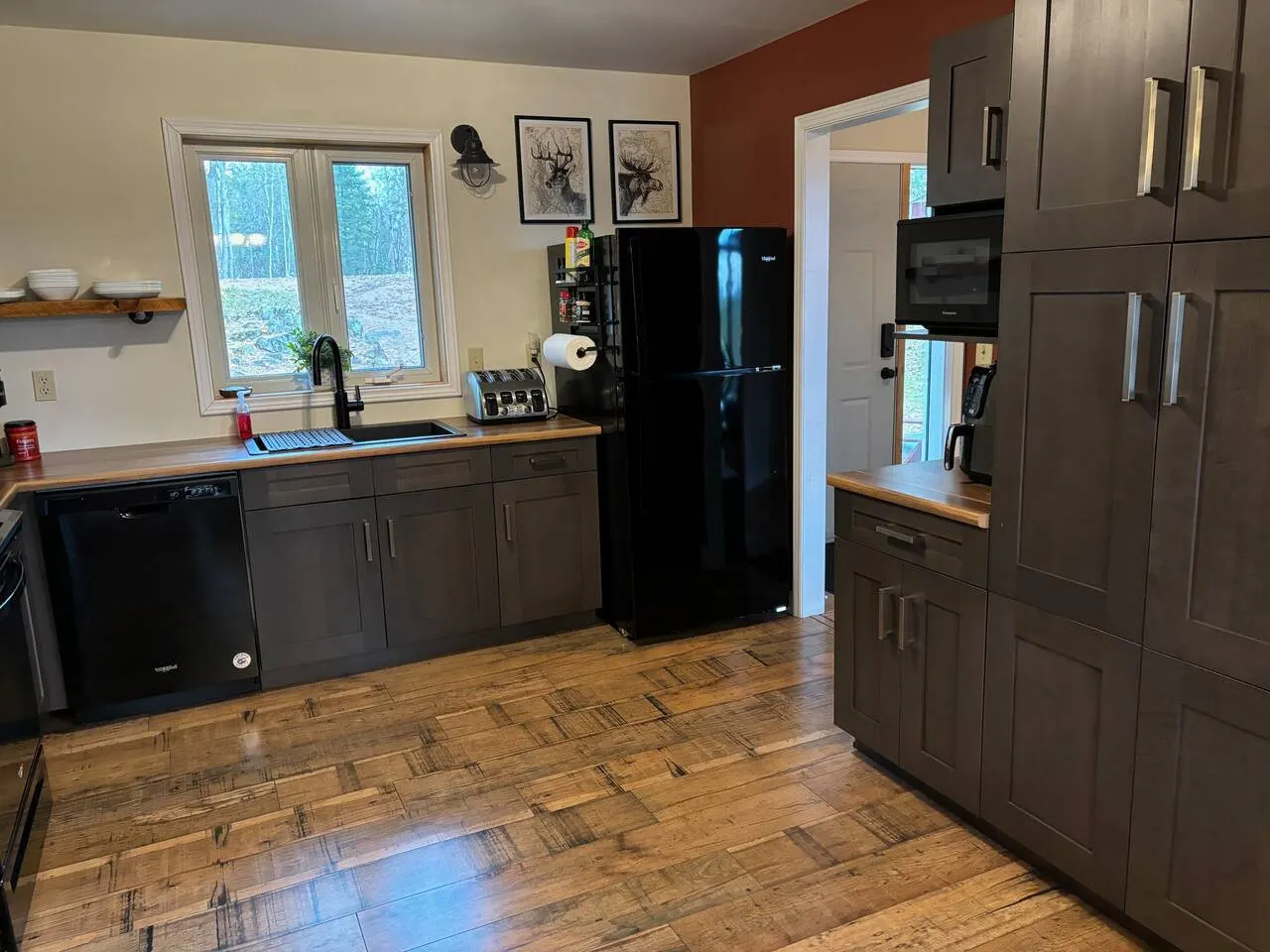 Peaceful Year-Round Lakefront Getaway Nickel Lake 16