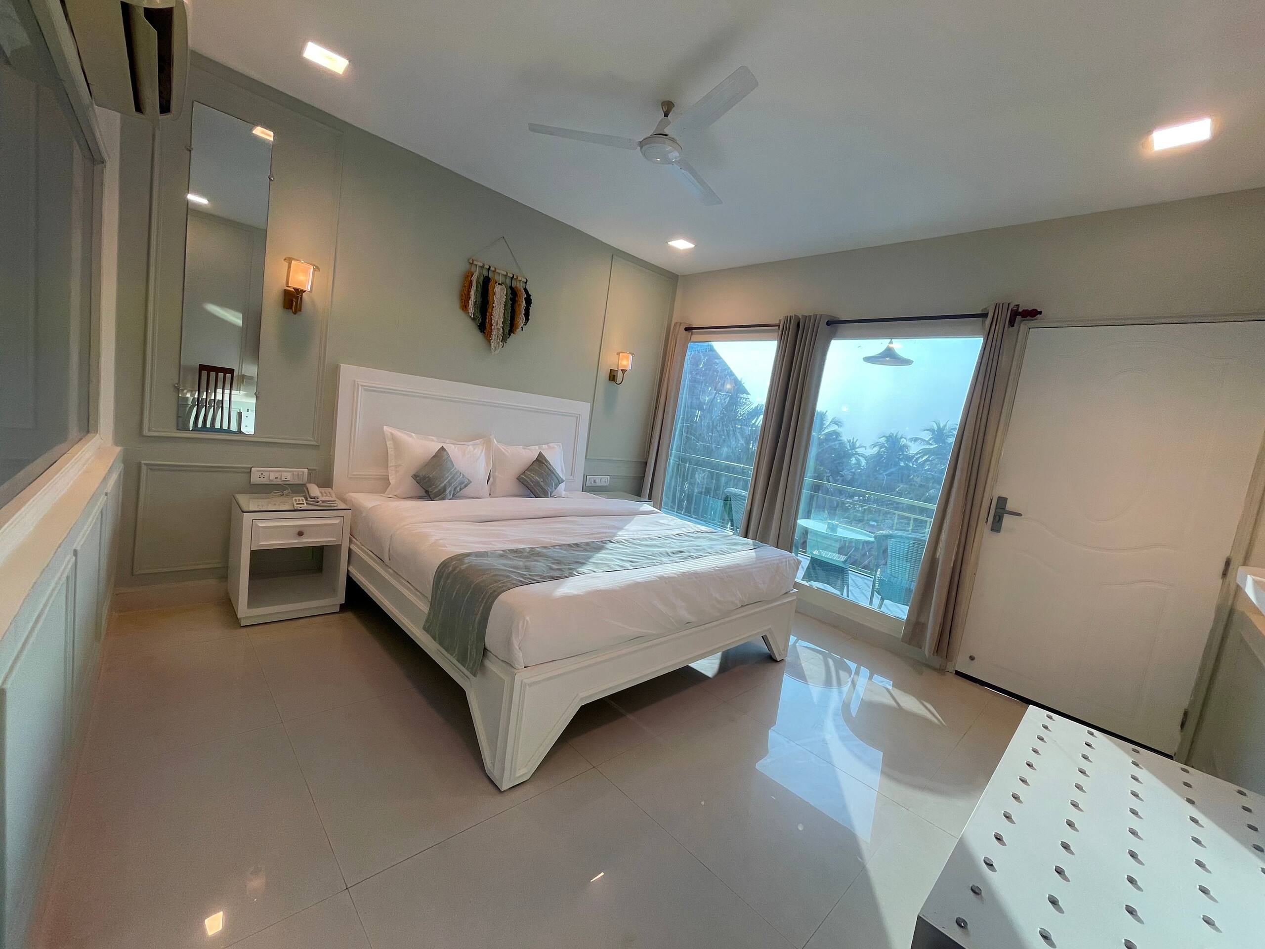 Hotel Solmere\t| Super Deluxe Room 1