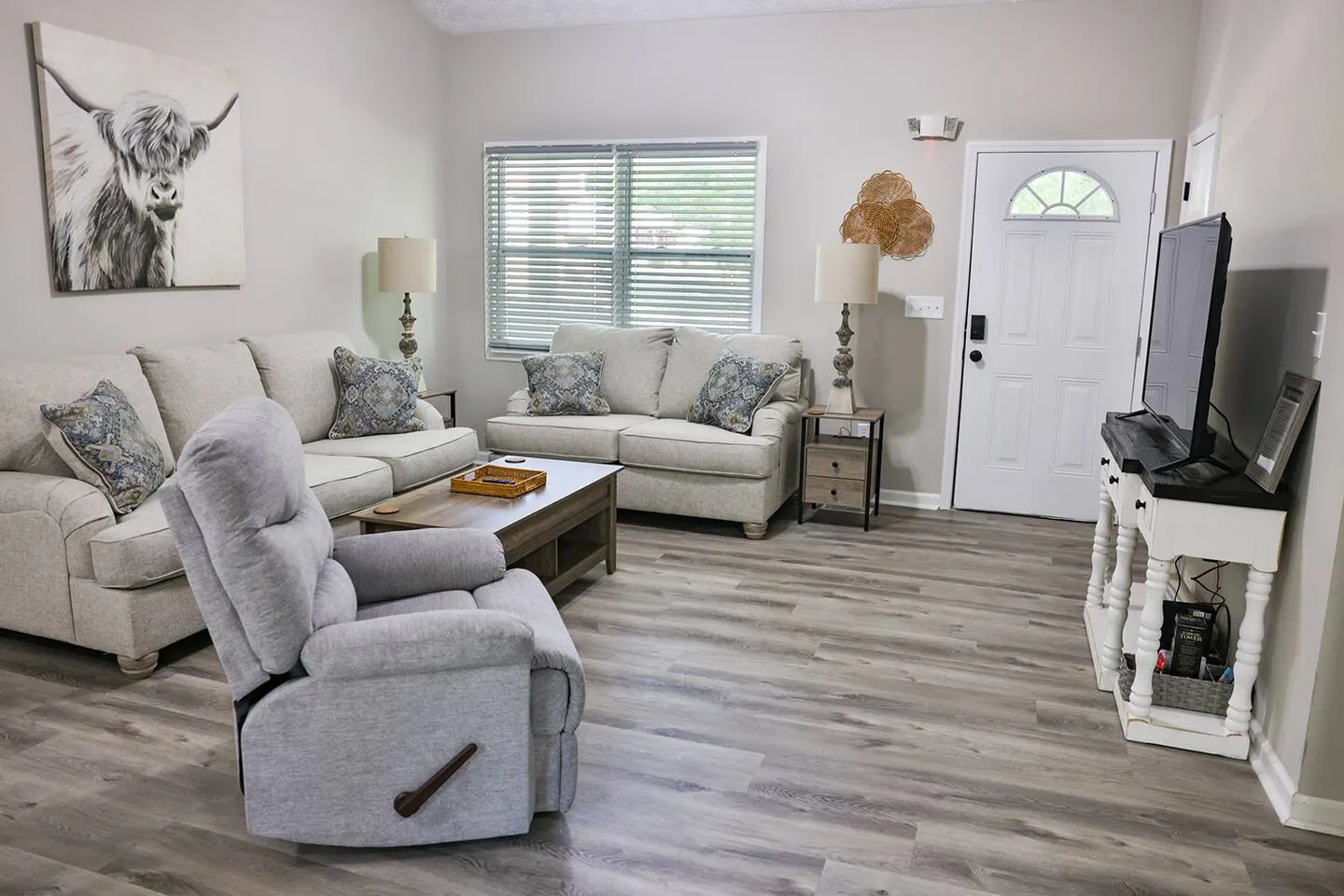 Cute Rancher near Choccolocco Park w/King Bed!
