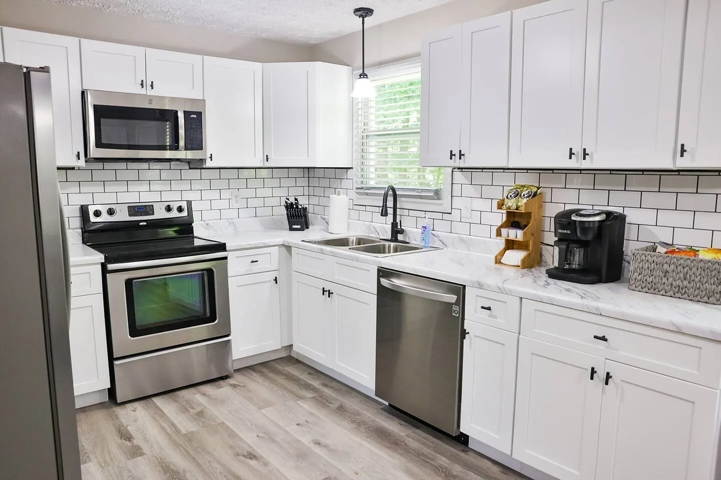 Cute Rancher near Choccolocco Park w/King Bed! 2