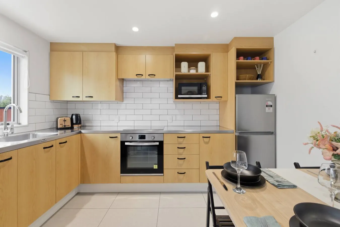 Central apartment next to Cathedral, FREE carpark 8