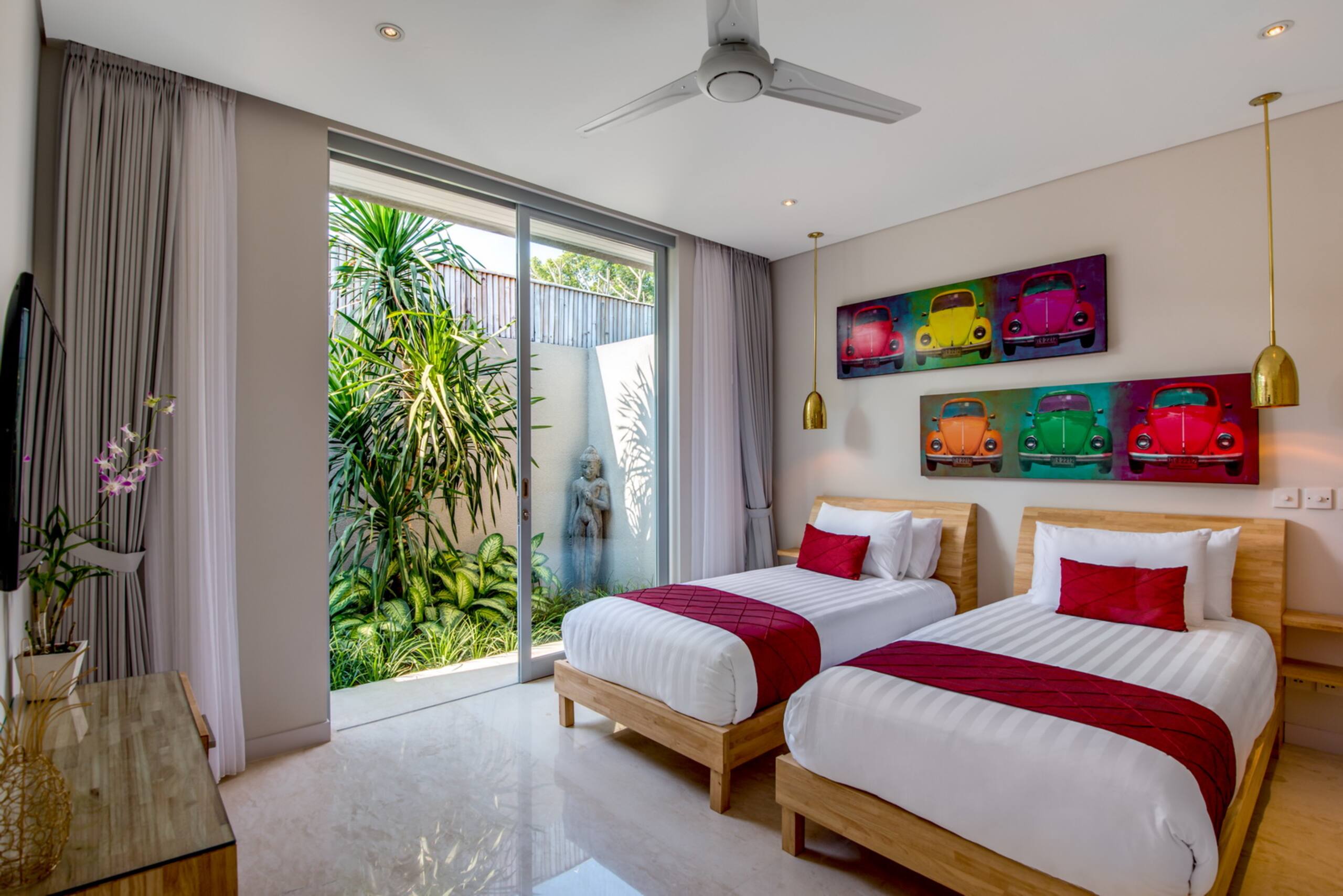 Luxury 4BR, Sleeps 8, Daily BF, Butler, 24hr Sec. 7