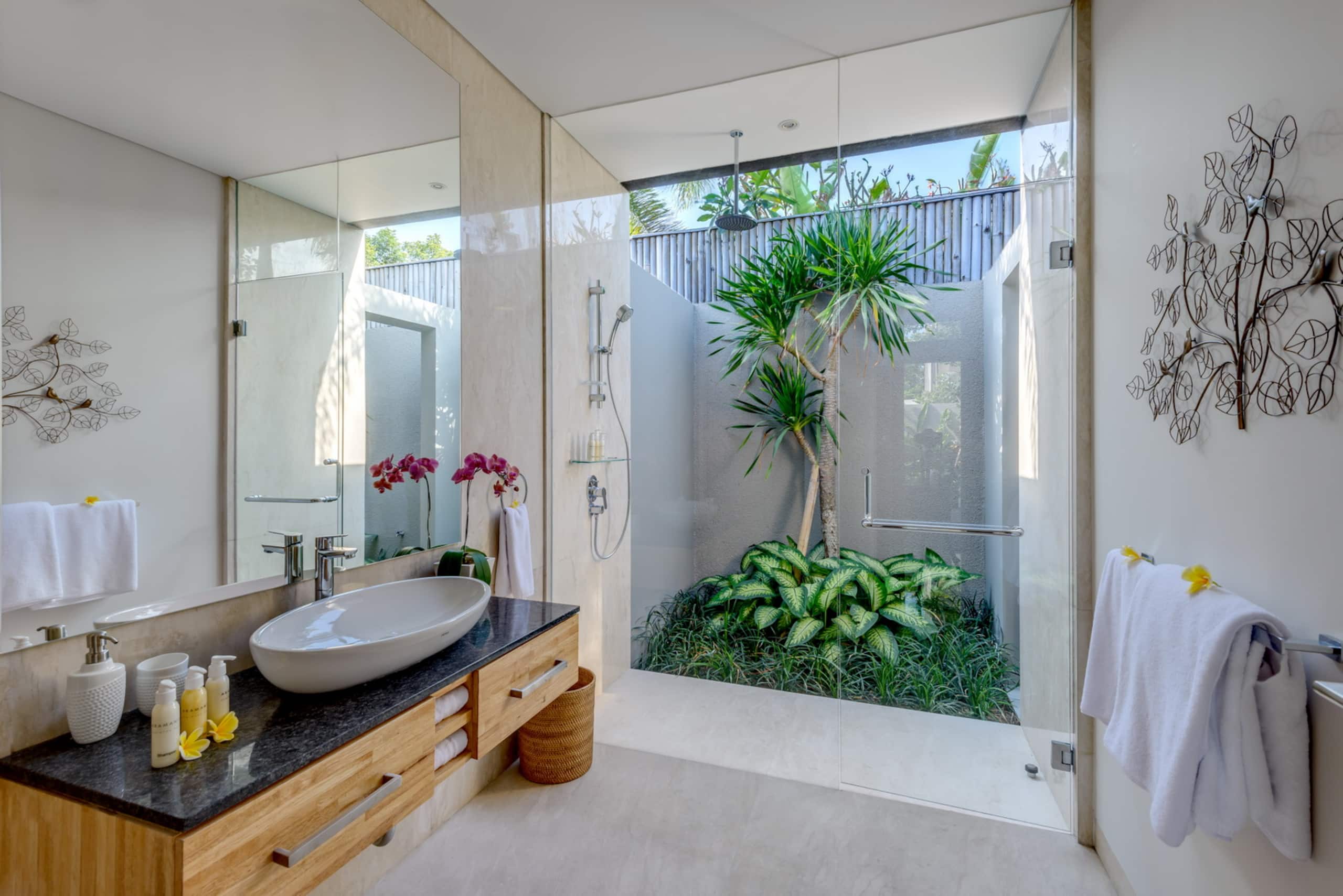 Luxury 4BR, Sleeps 8, Daily BF, Butler, 24hr Sec. 31