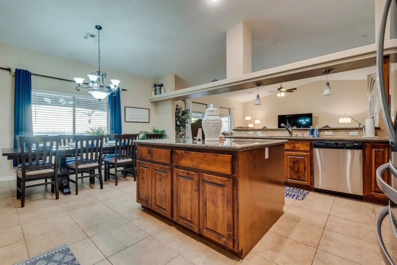 Havasu Cabana - Pool, Spa, Games, Lake View, Garage 10