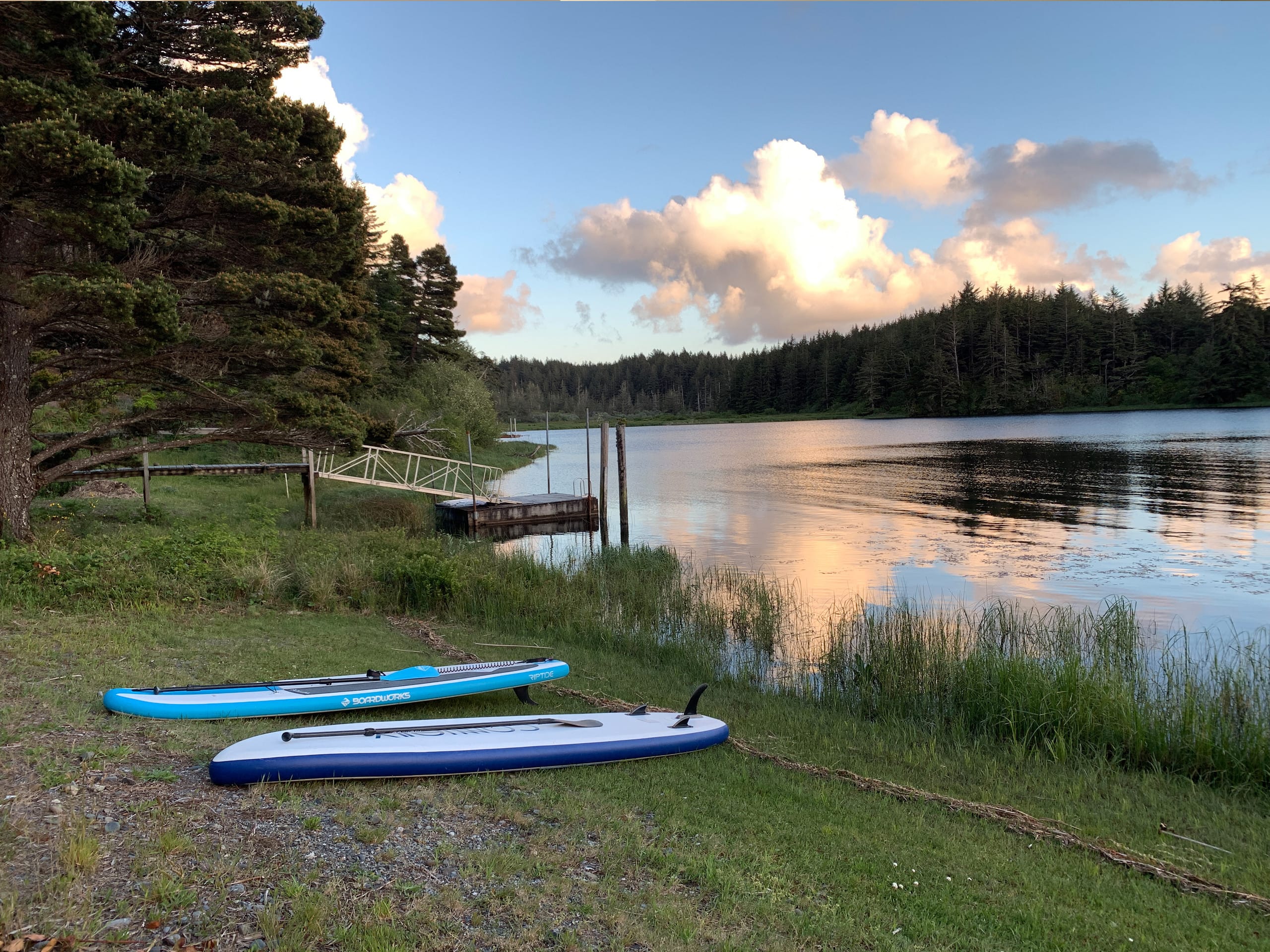 Floras Lake Getaway - Spectacular Lakefront House 6