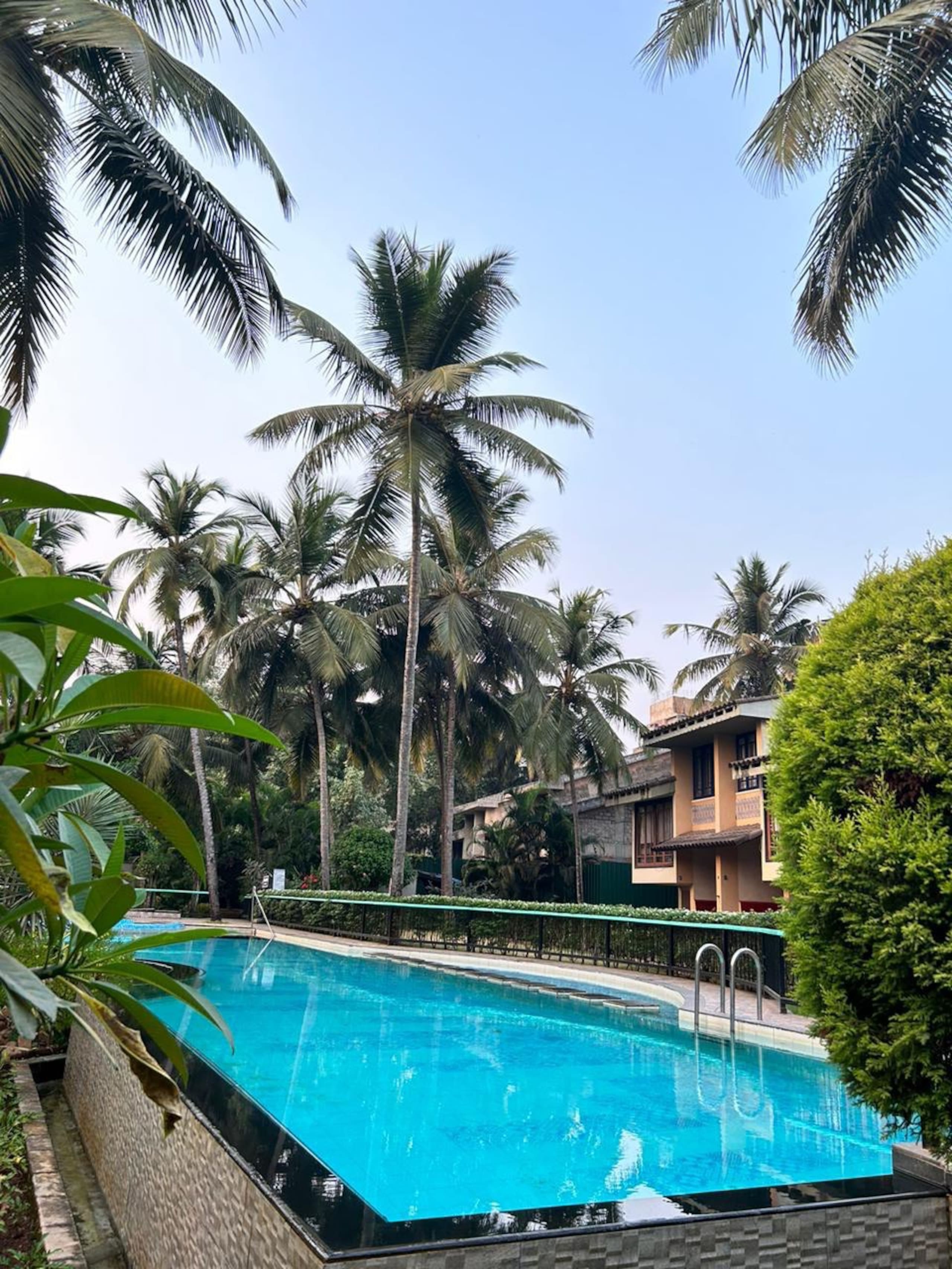 Penthouse Nirvaan Poolview OpenTerrace Beach 5 min — photo 5