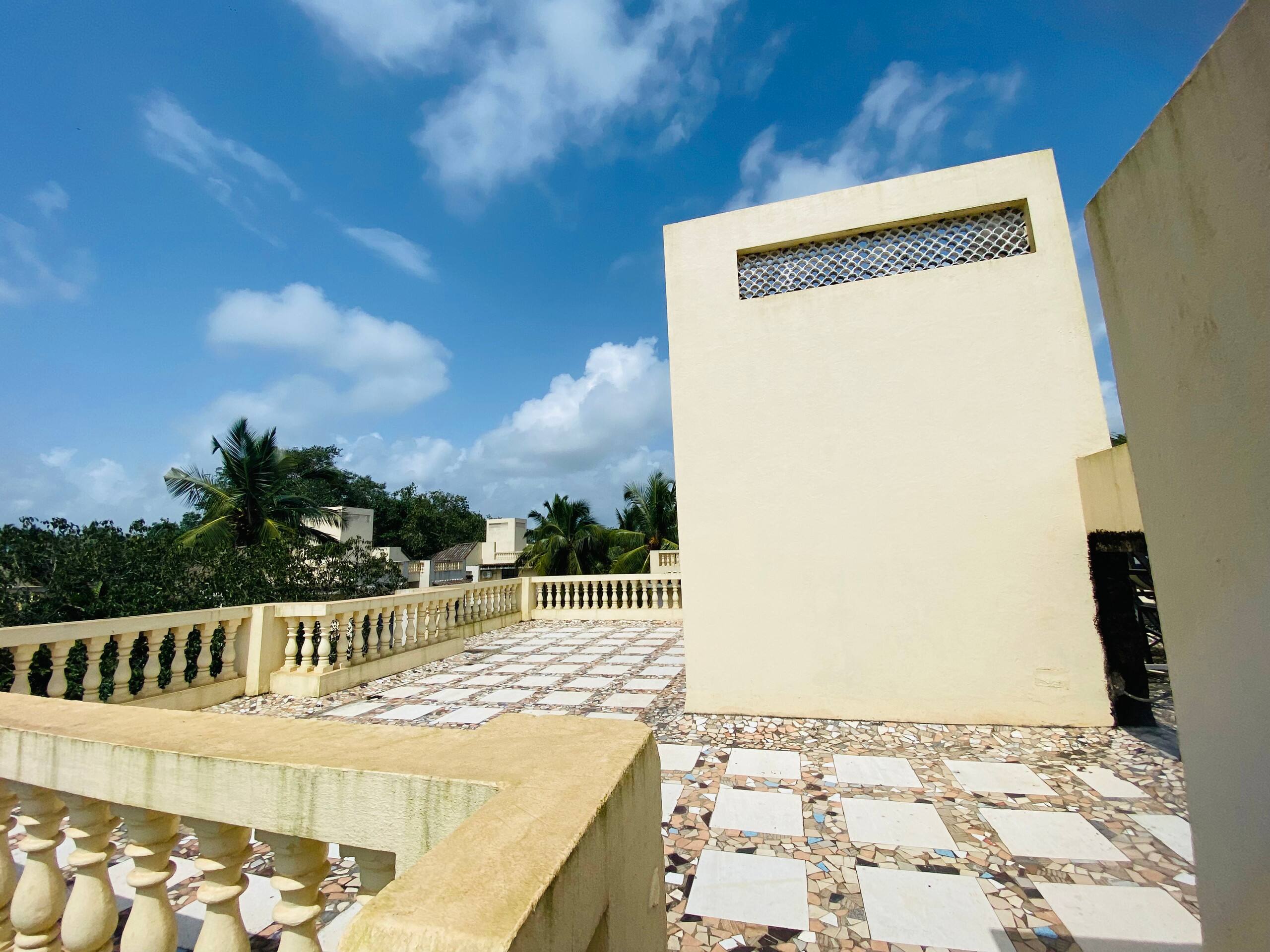 Penthouse Nirvaan Poolview OpenTerrace Beach 5 min 24