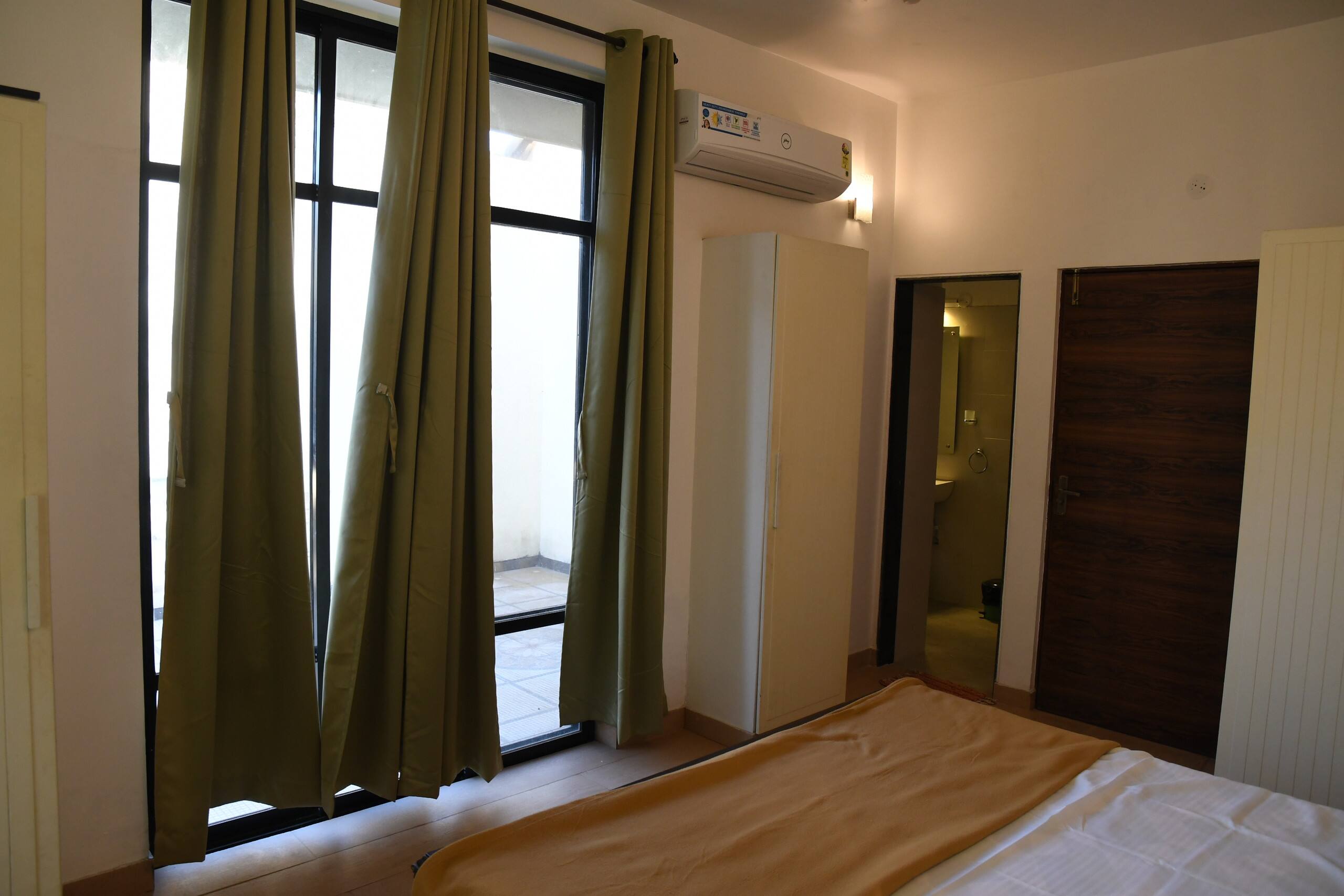 Penthouse Nirvaan Poolview OpenTerrace Beach 5 min 37