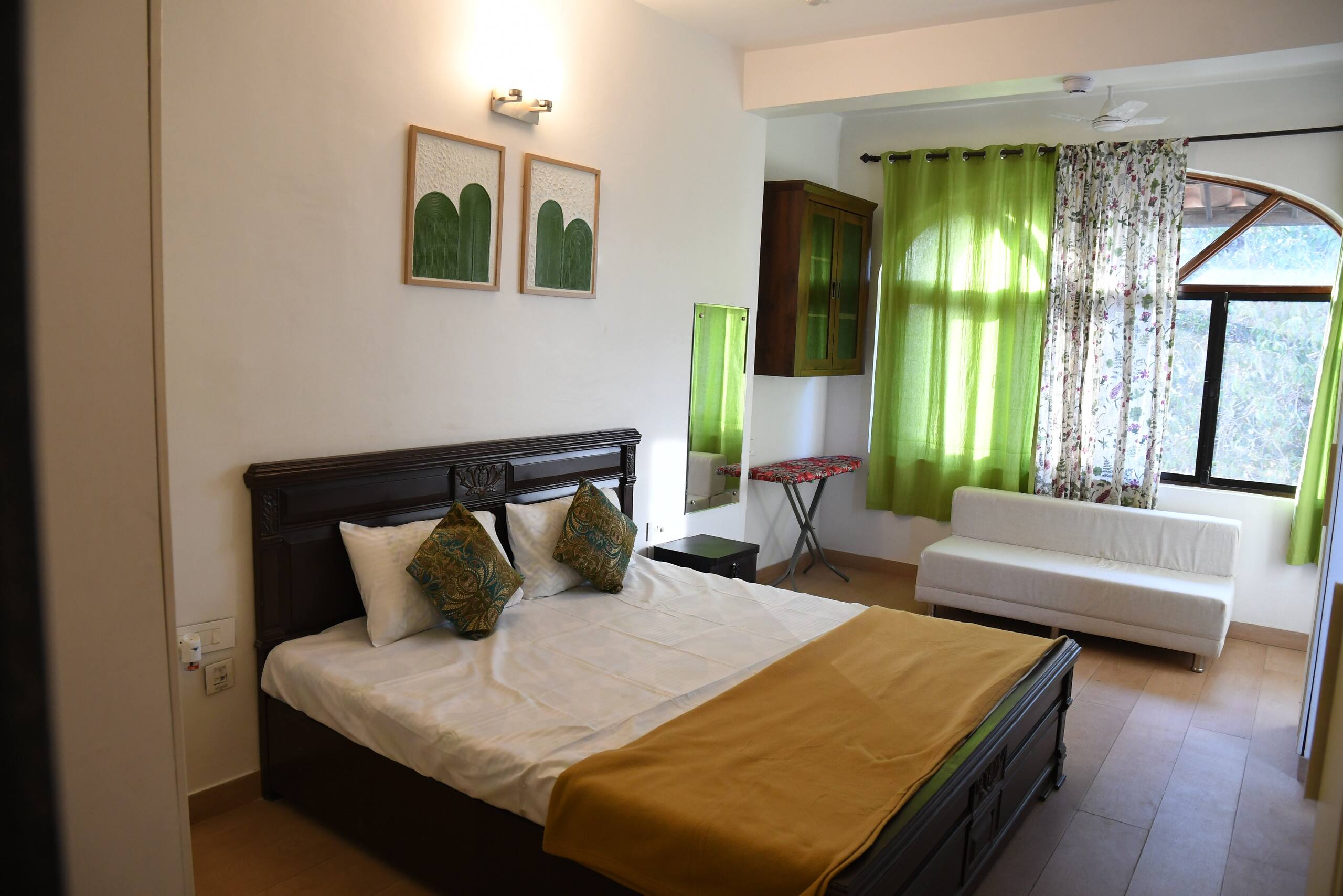Penthouse Nirvaan Poolview OpenTerrace Beach 5 min 9