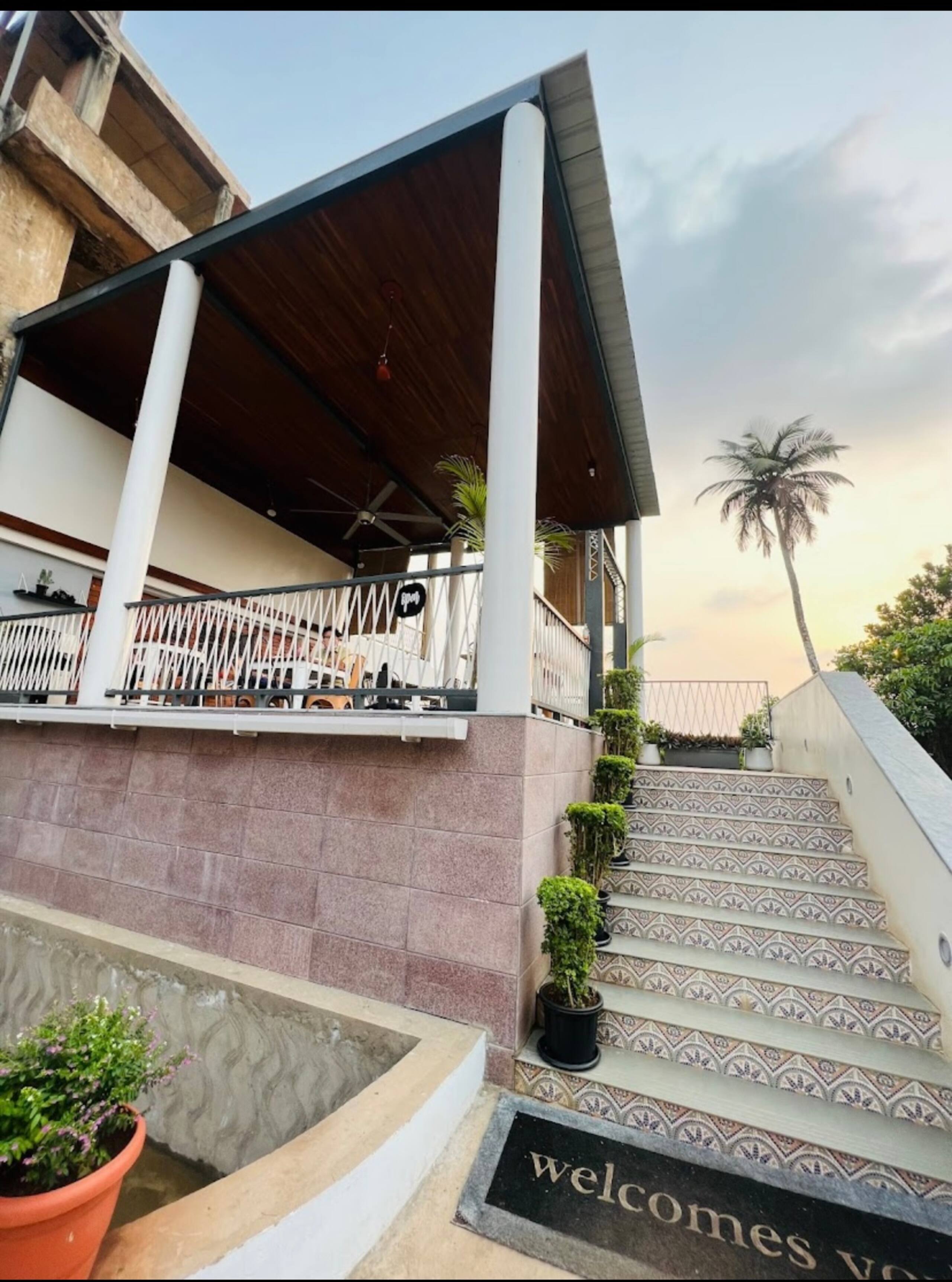 Penthouse Nirvaan Poolview OpenTerrace Beach 5 min 12