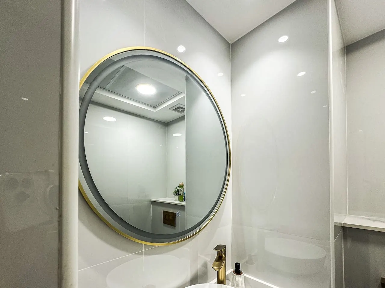 DreamShoma -2BR Deluxe Downtown Skyview 14