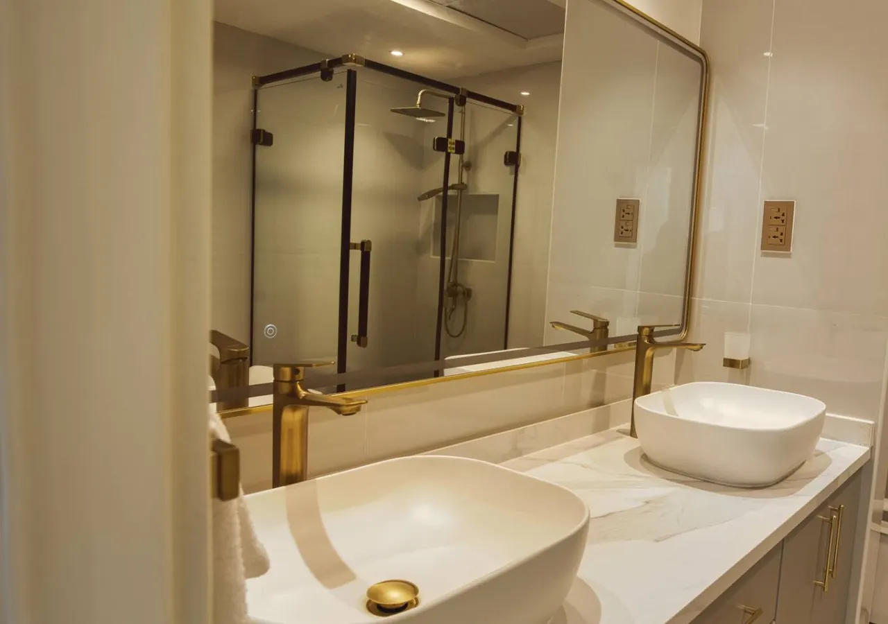 DreamShoma -2BR Deluxe Downtown Skyview 5