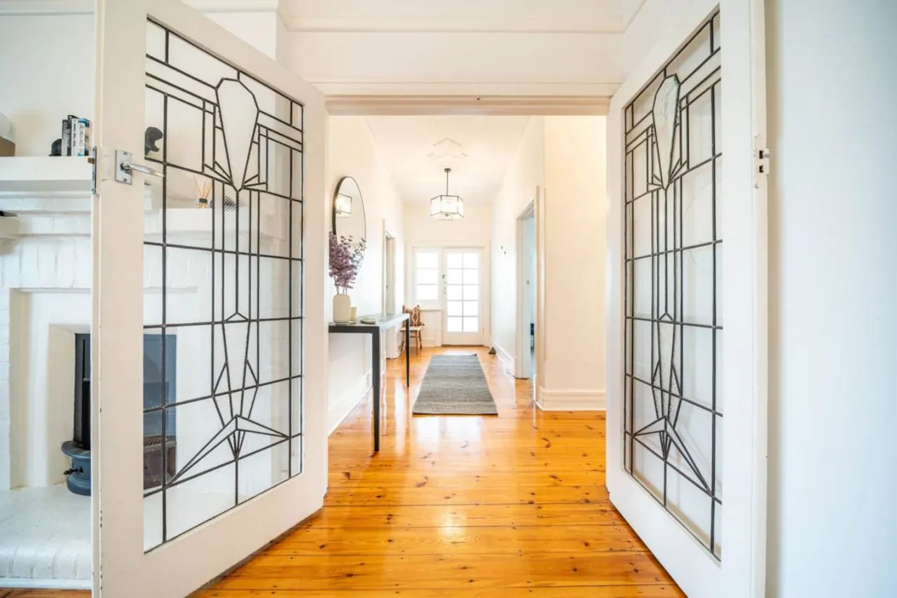 Redgum on Rugless—Coastal Charm near Glenelg Beach 8