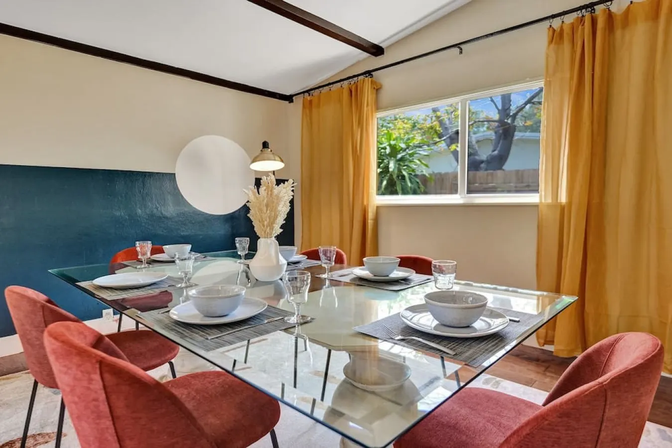 Heated Pool - Hot Tub - Central Location Extended Stay — photo 4